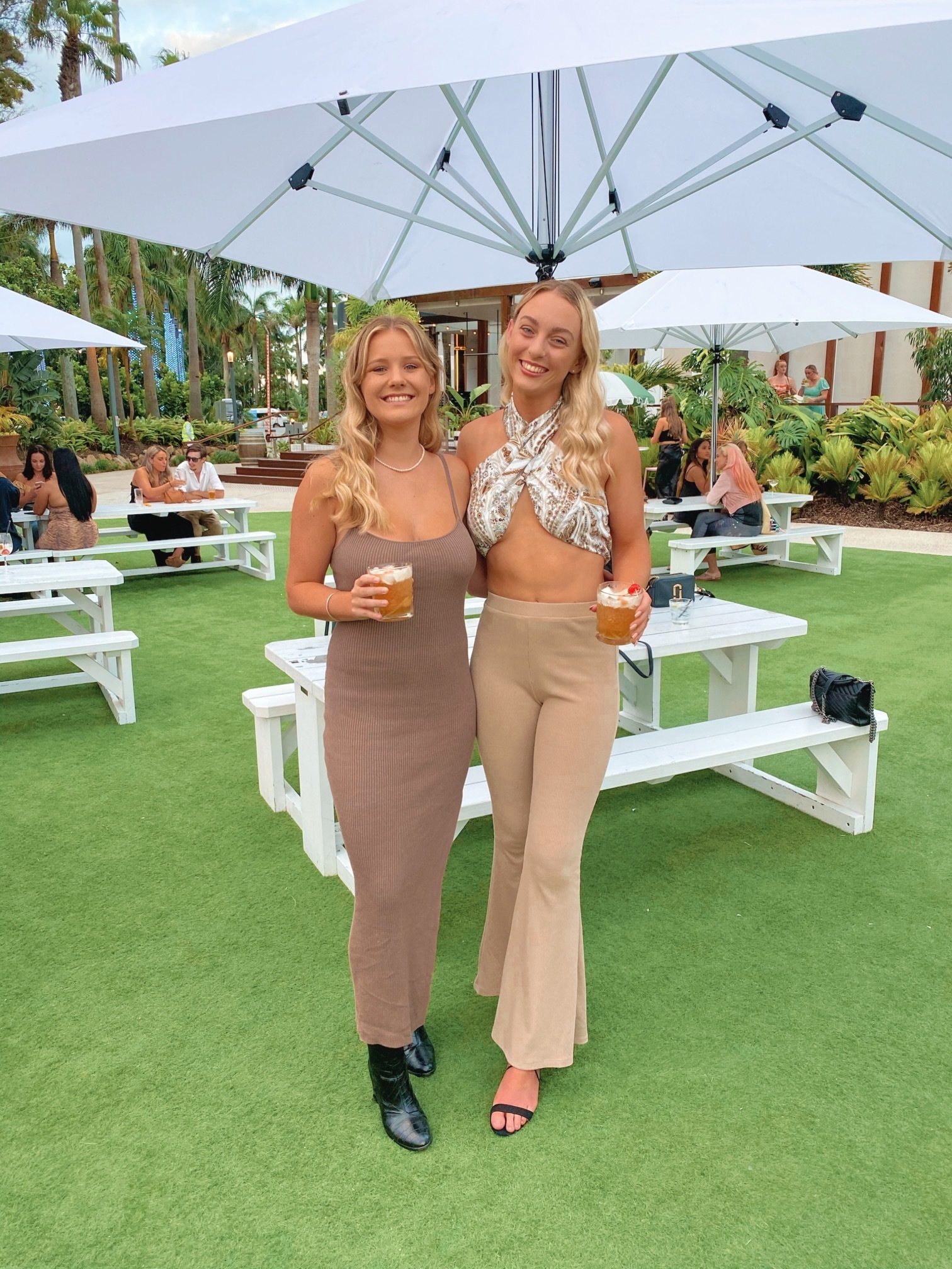 Bec And Bridge Brown to rent