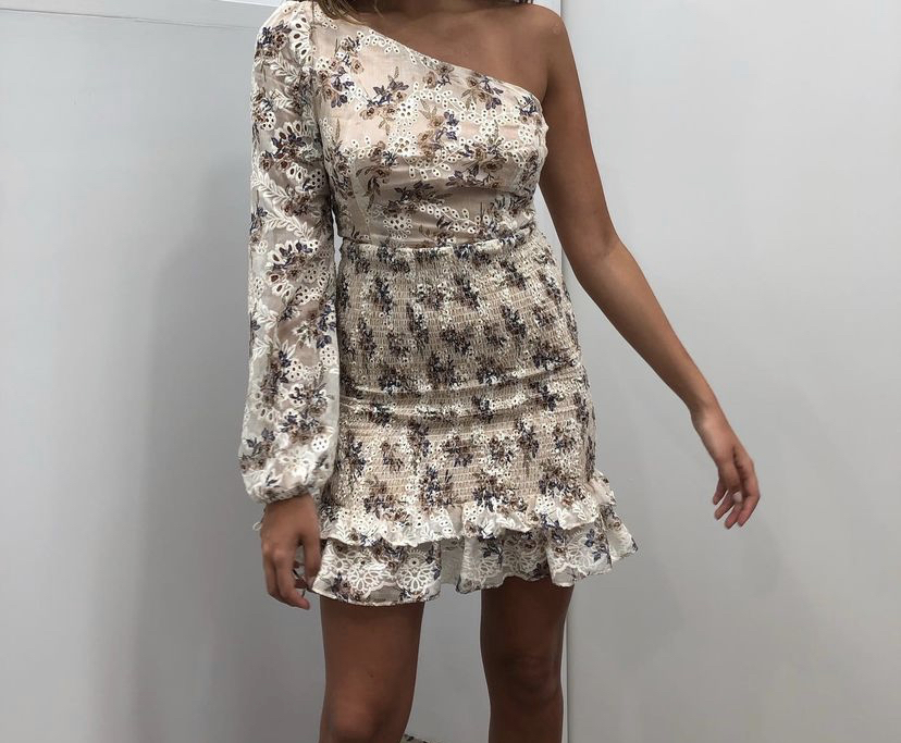 For rent a Beige Winona