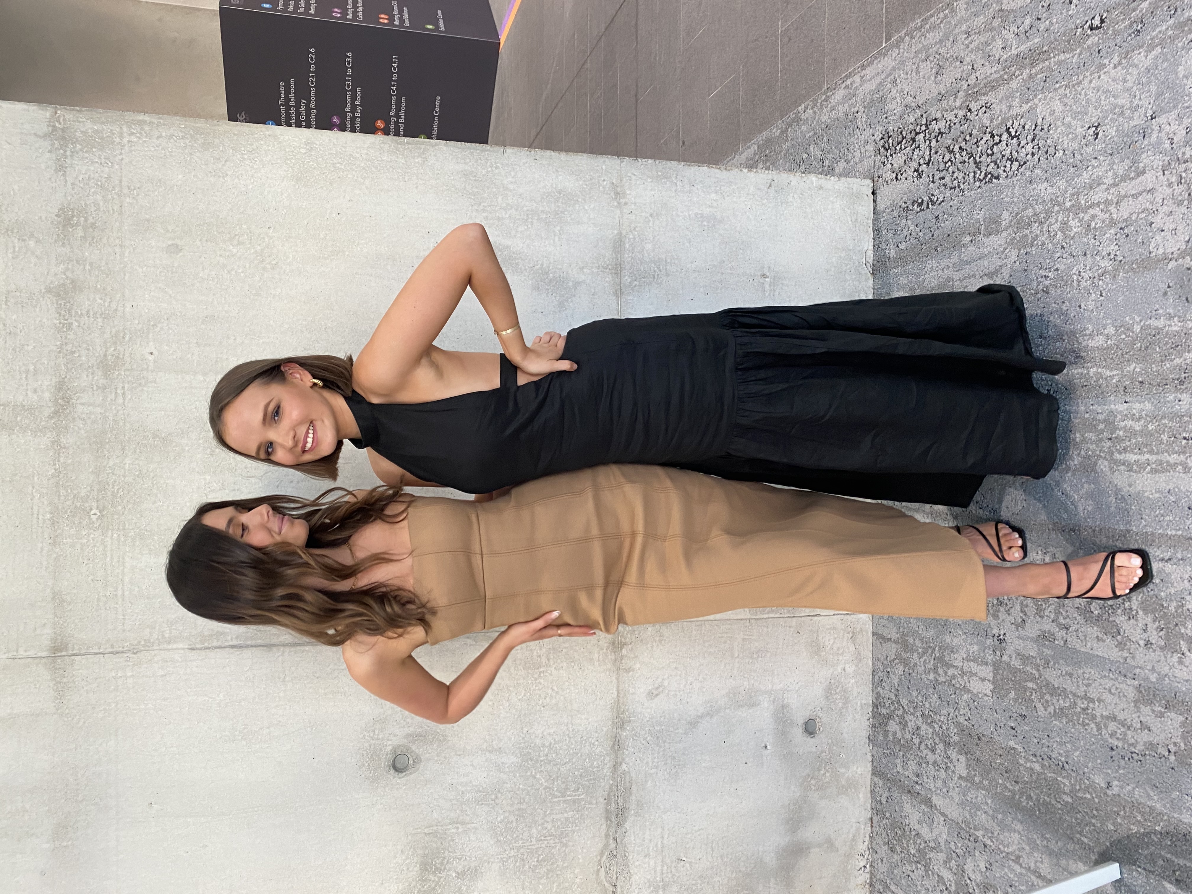 Sir The Label Beige to lend