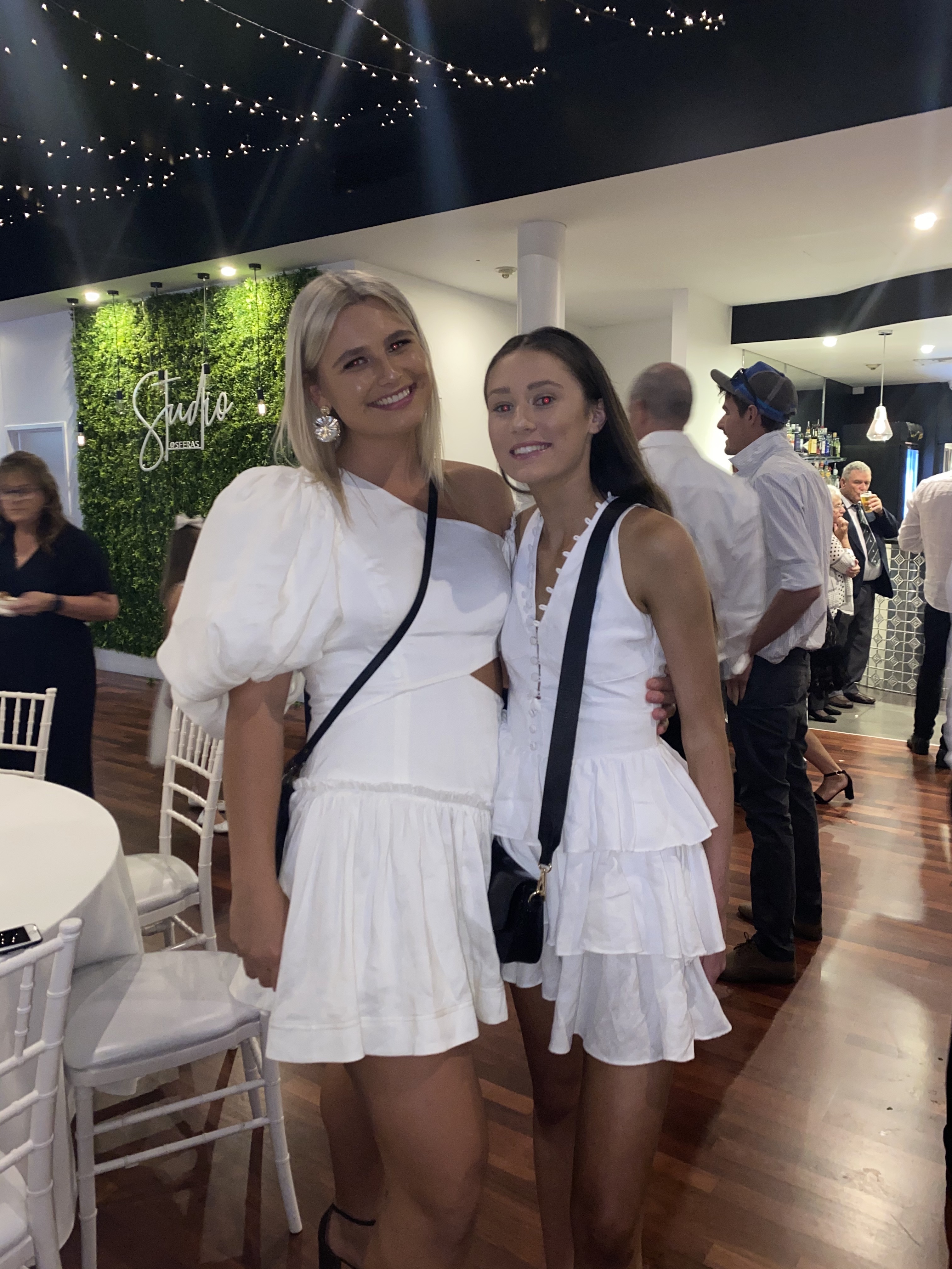 Designer rental White Aje