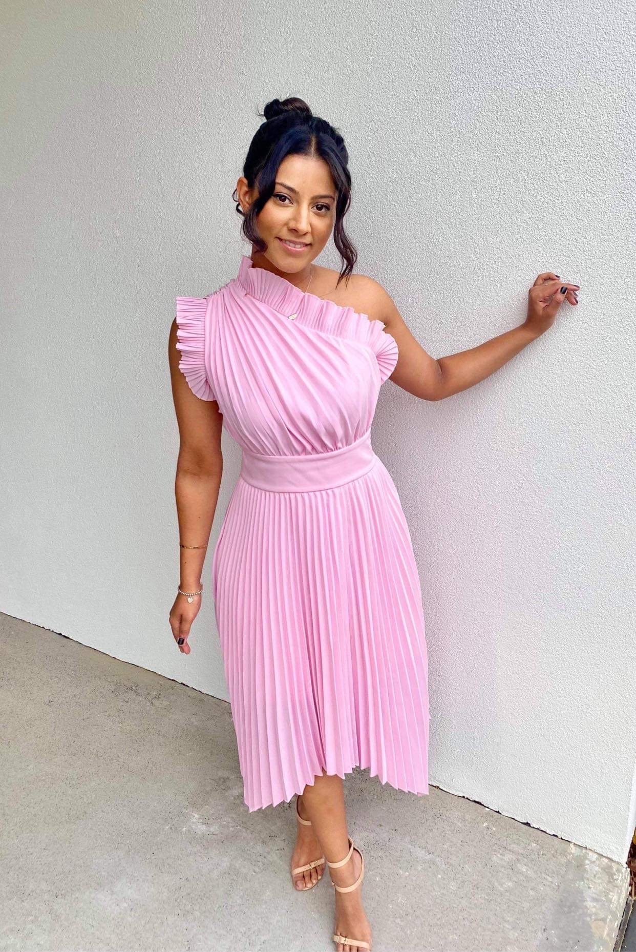 For rent a Mossman Lady Like Dress