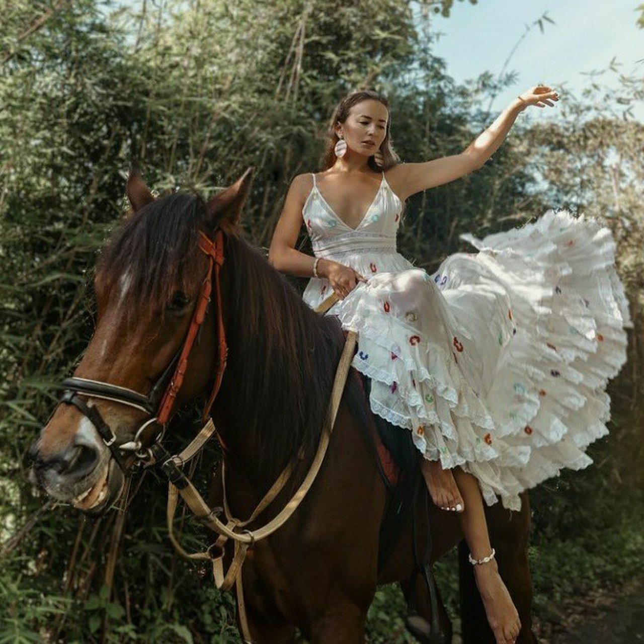 Rococo Sands White to lend