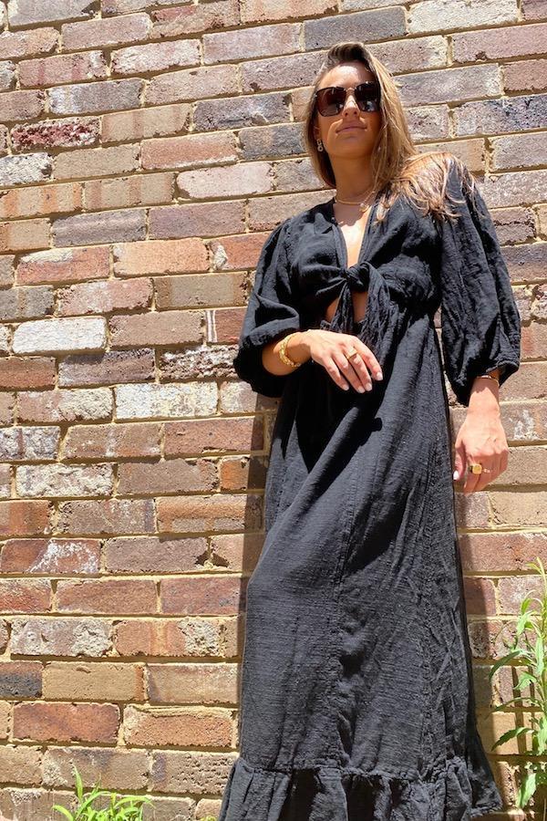 Pearl & Caviar Black to hire