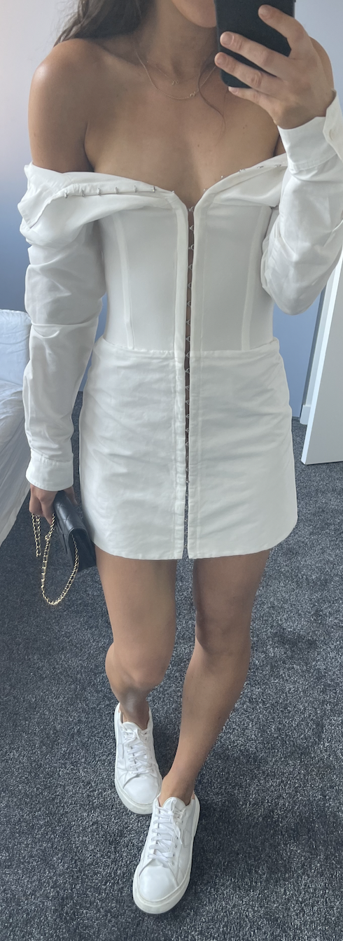 For rent a White Dion Lee