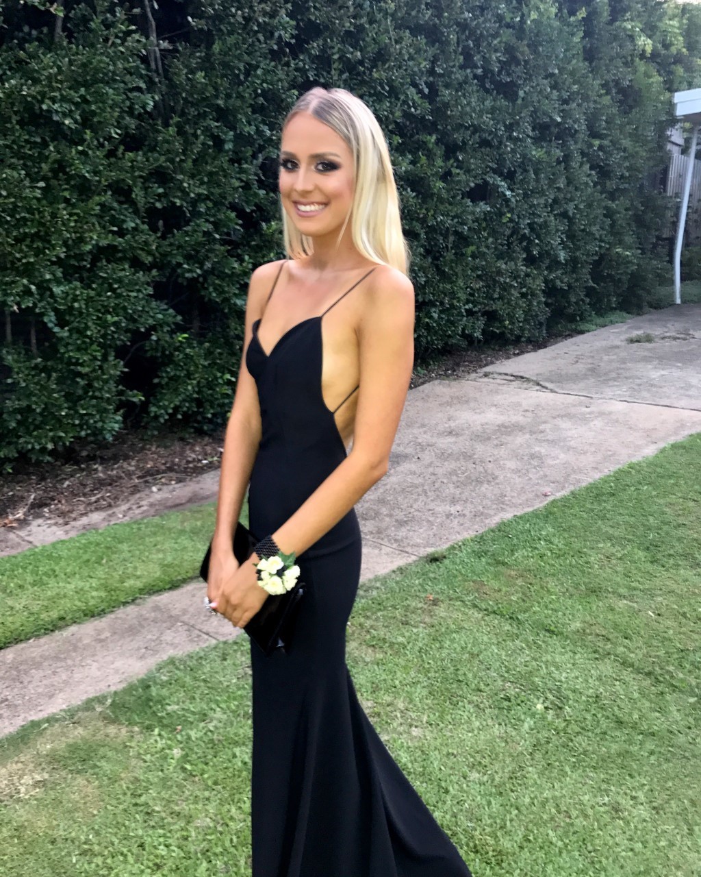 House Of Ezis Black rental