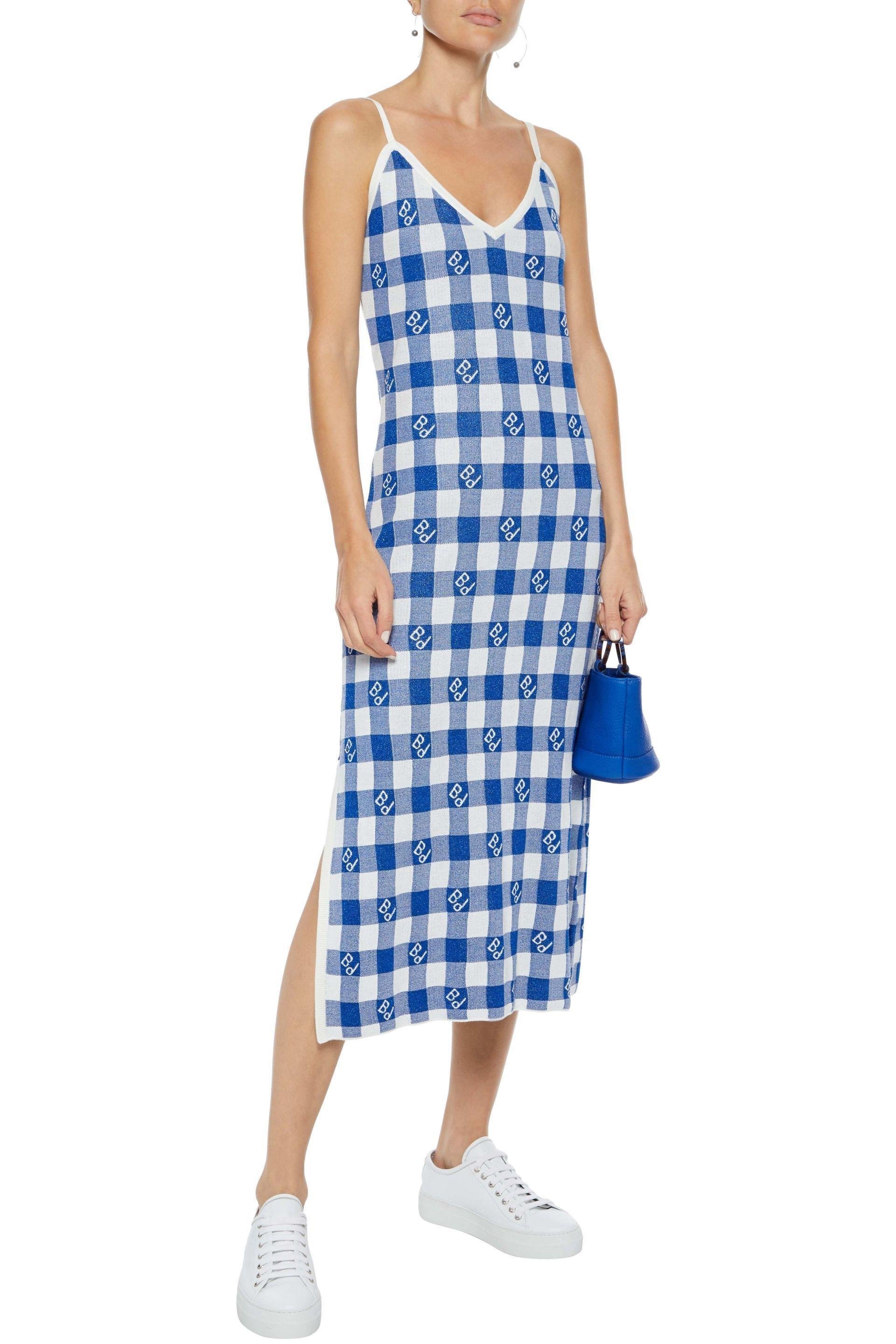 Baum Und Pferdgarten Blue to borrow