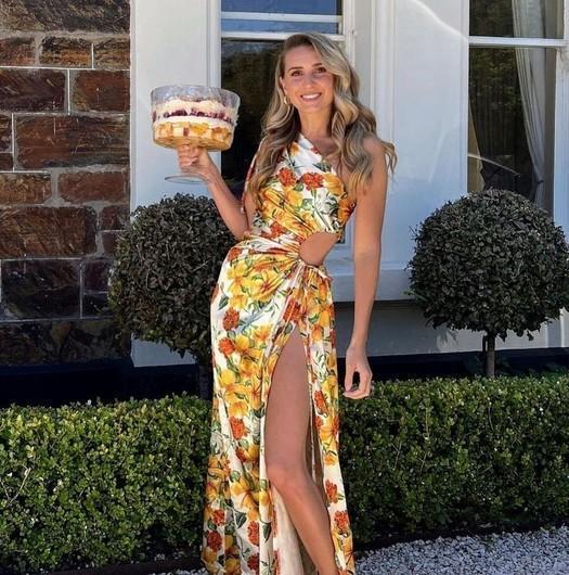 Sonya Moda Print rental