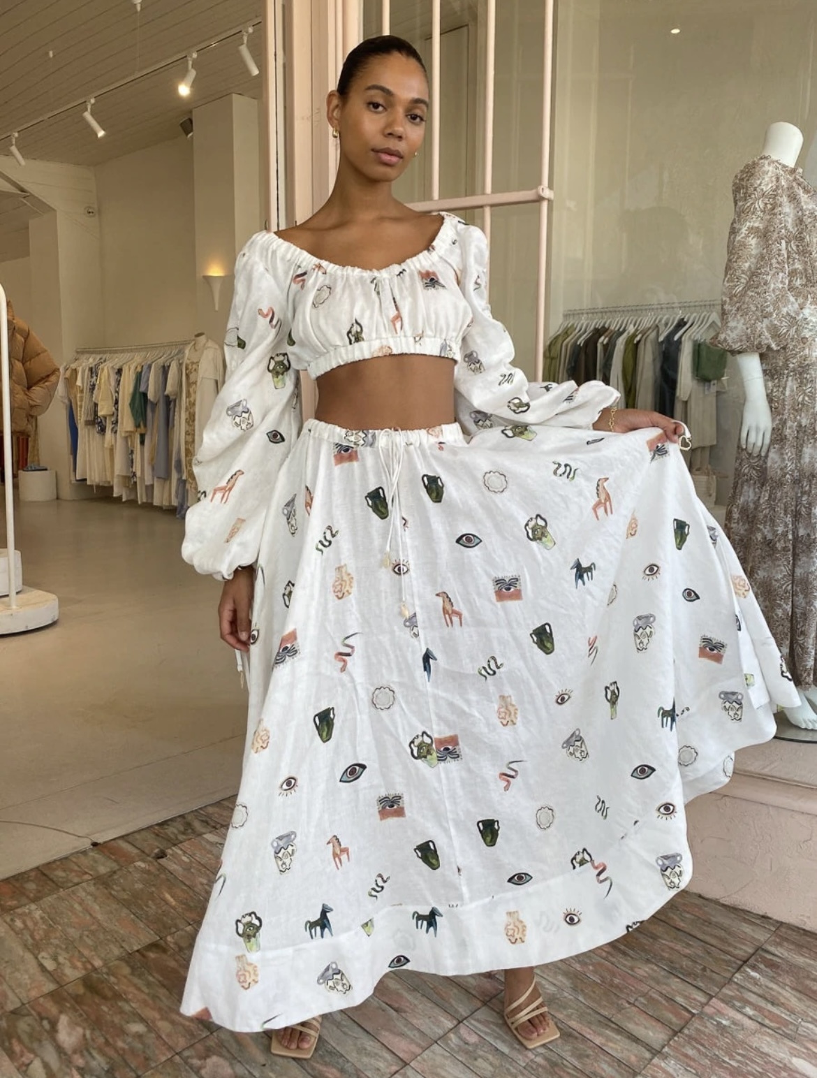 Hire a Alemais Hera Set