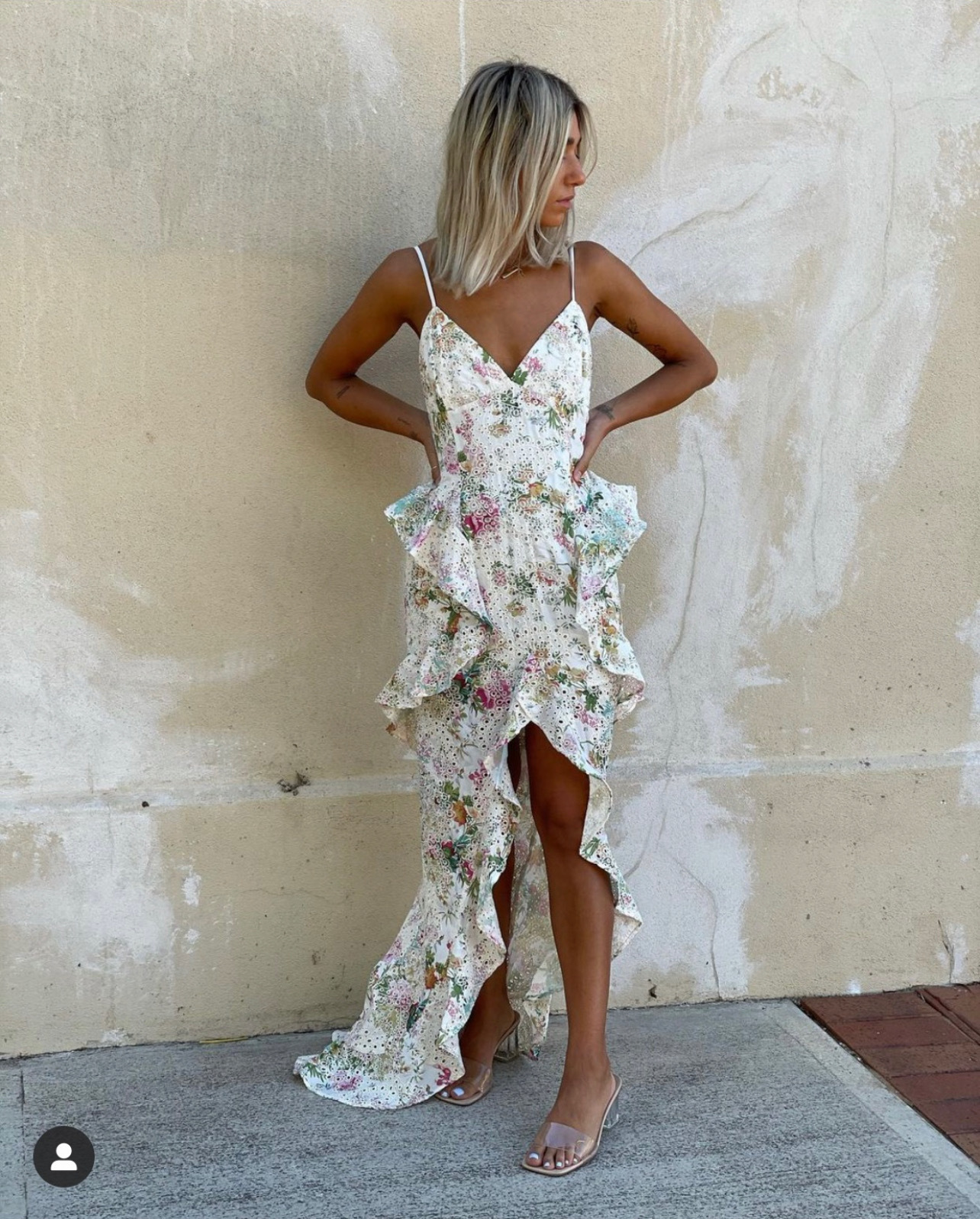 Azalia Boutique White to loan