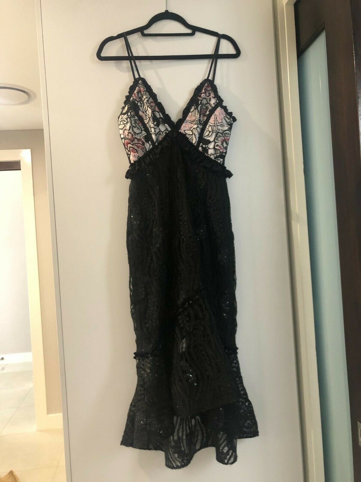 Nicola Finetti Black for rent