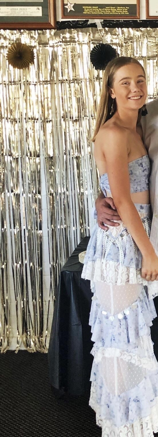 Ixiah The Label Blue to rent