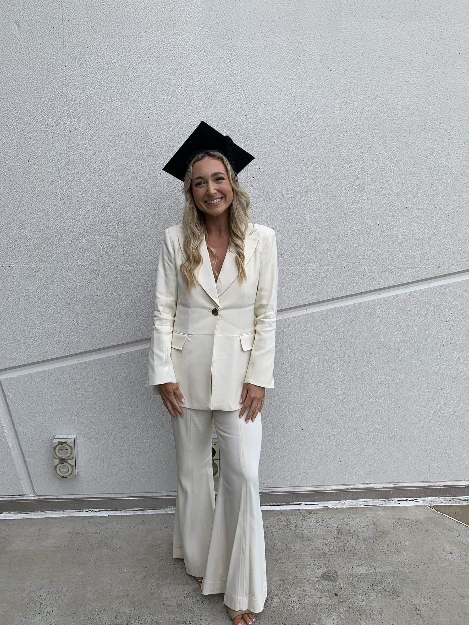 Cheap designer White Country Road