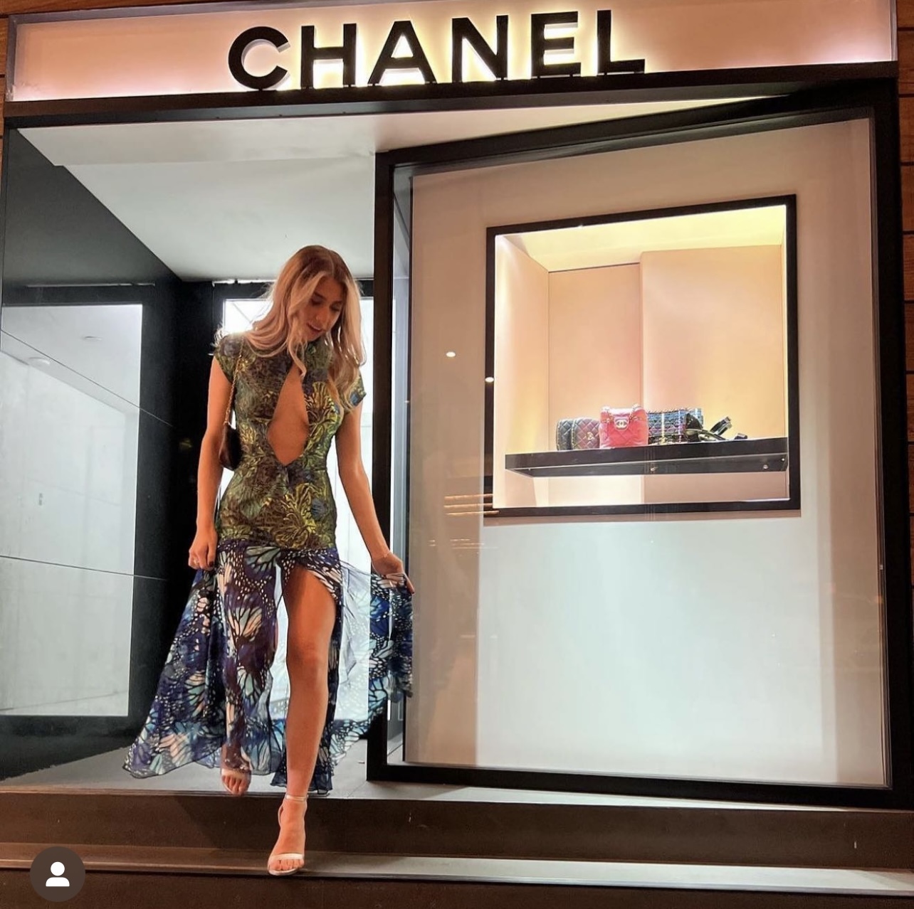 Formal rental Kim Shui Lace Butterfly Dress