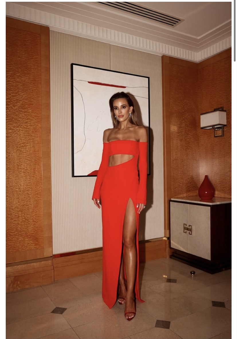 Effie Kats Red to rent