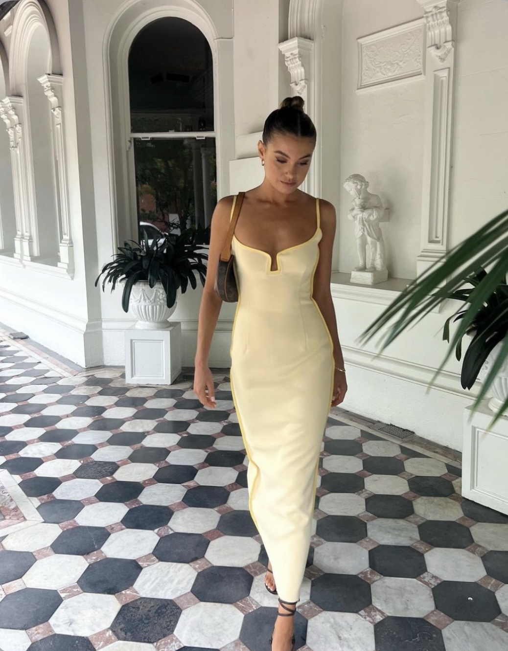 Paris Georgia Yellow to rent