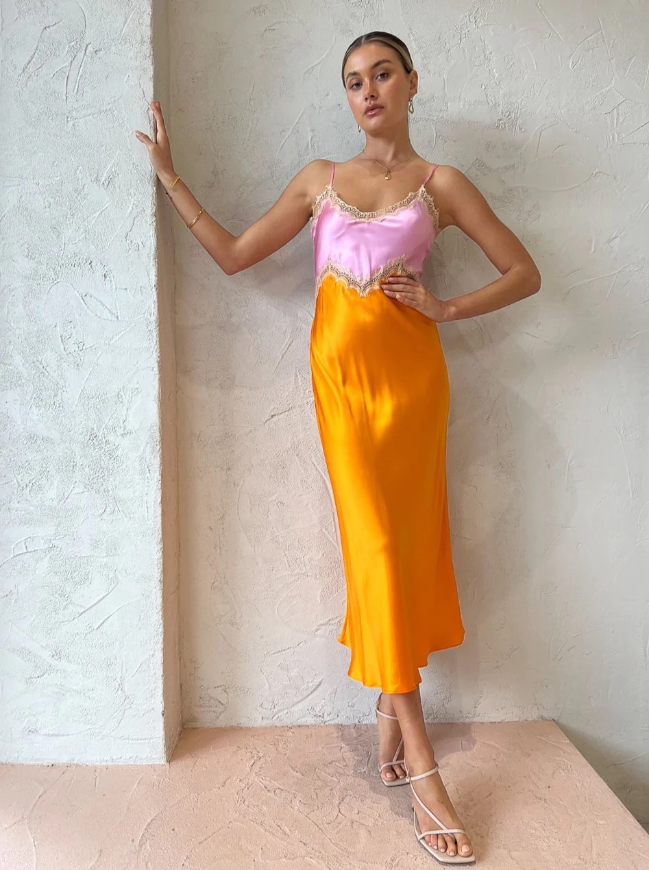 For rent a Orange Ginia Rtw