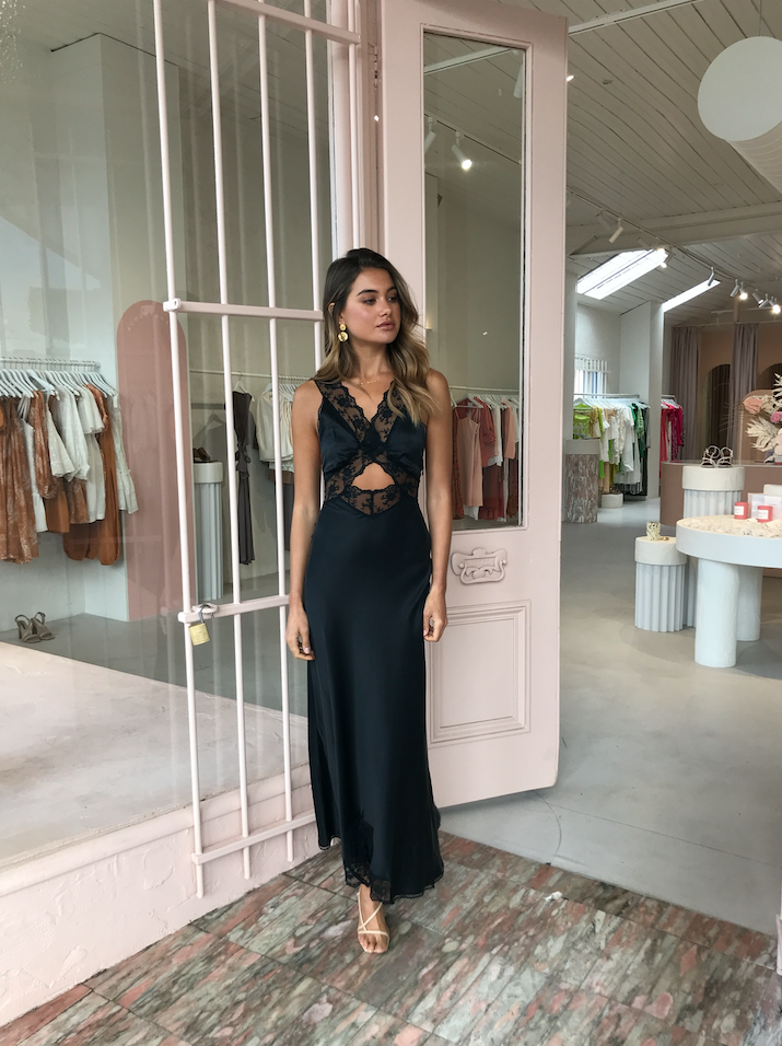 Sir The Label Black for rent