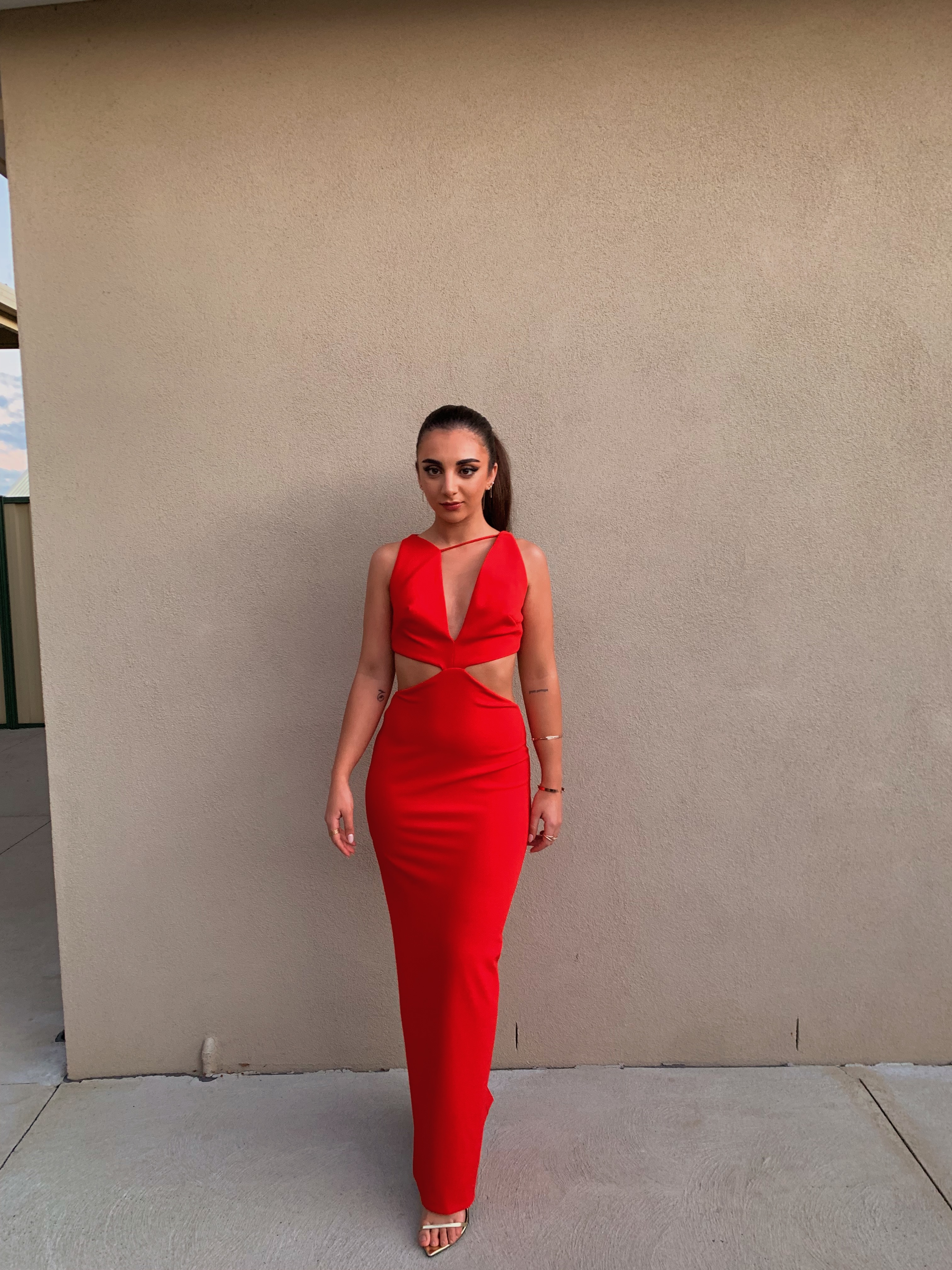 Effie Kats Red rental