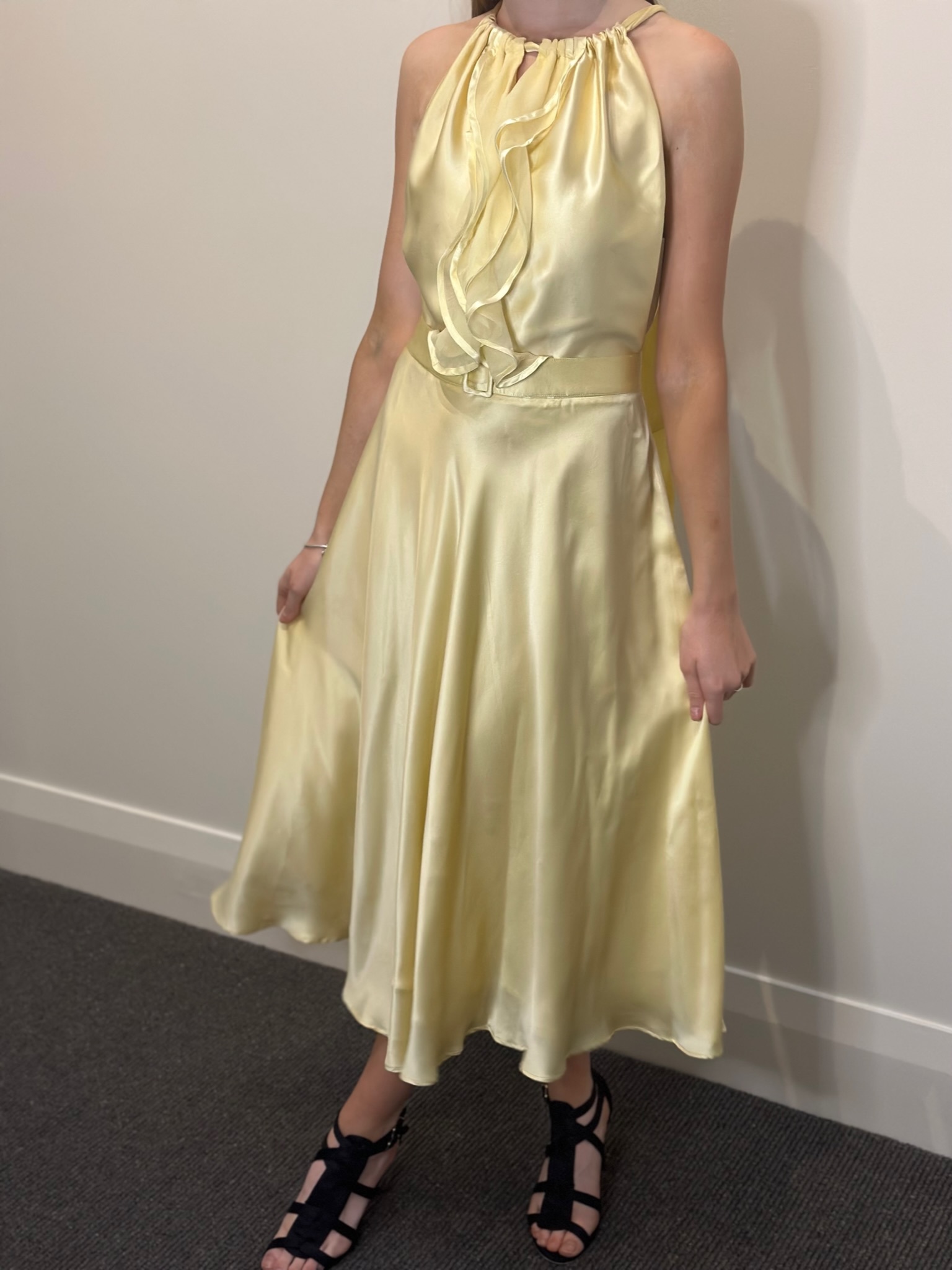 Nicolangela Yellow for rent