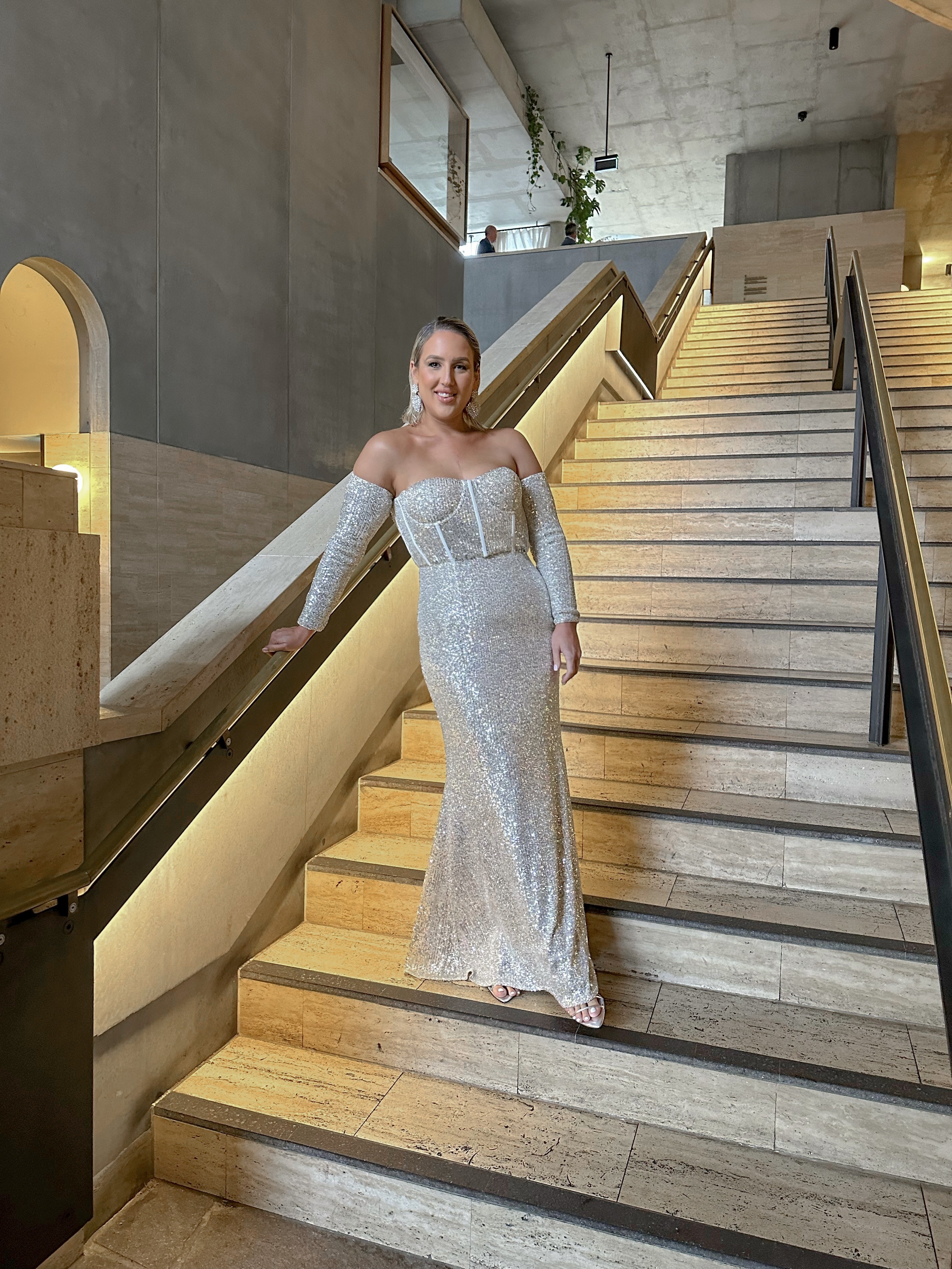 Elle Zeitoune Silver for rent