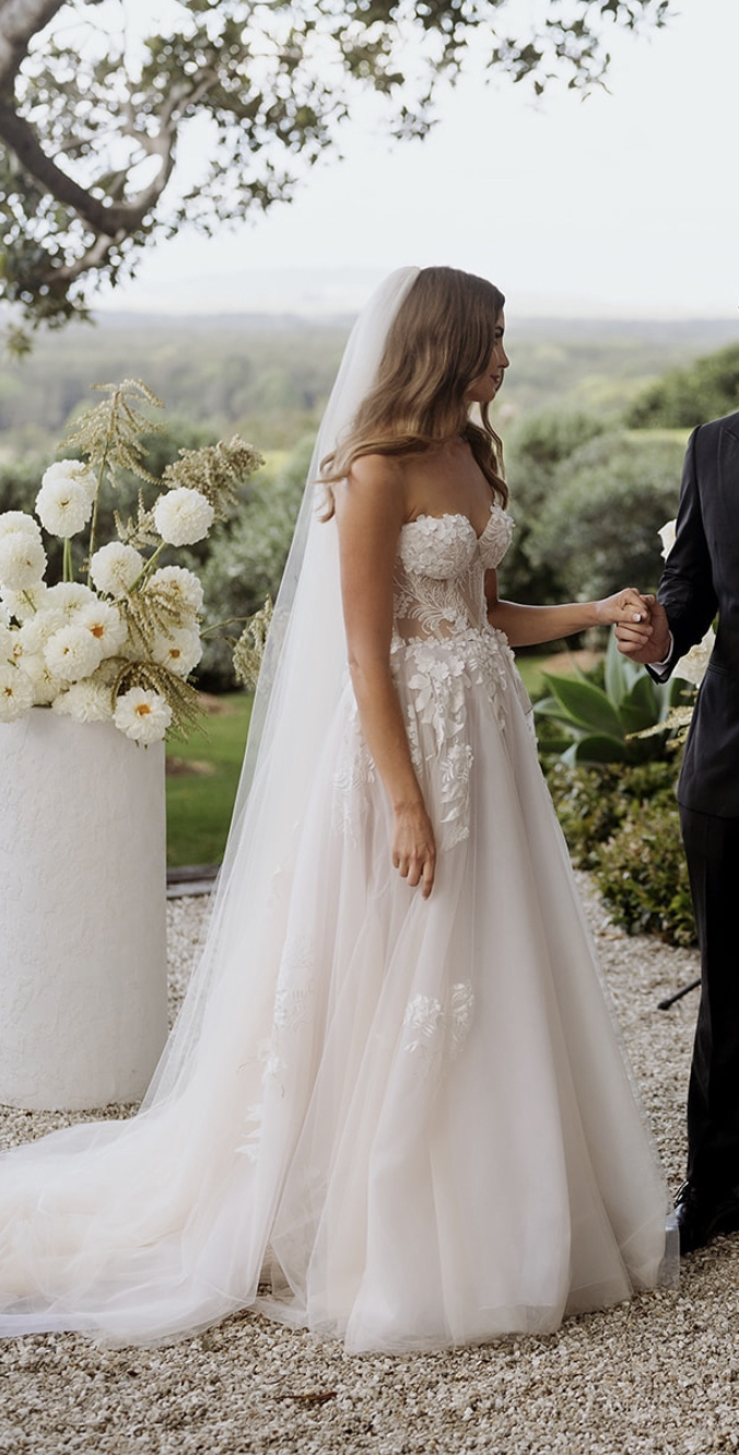 Galia Lahav White for lend