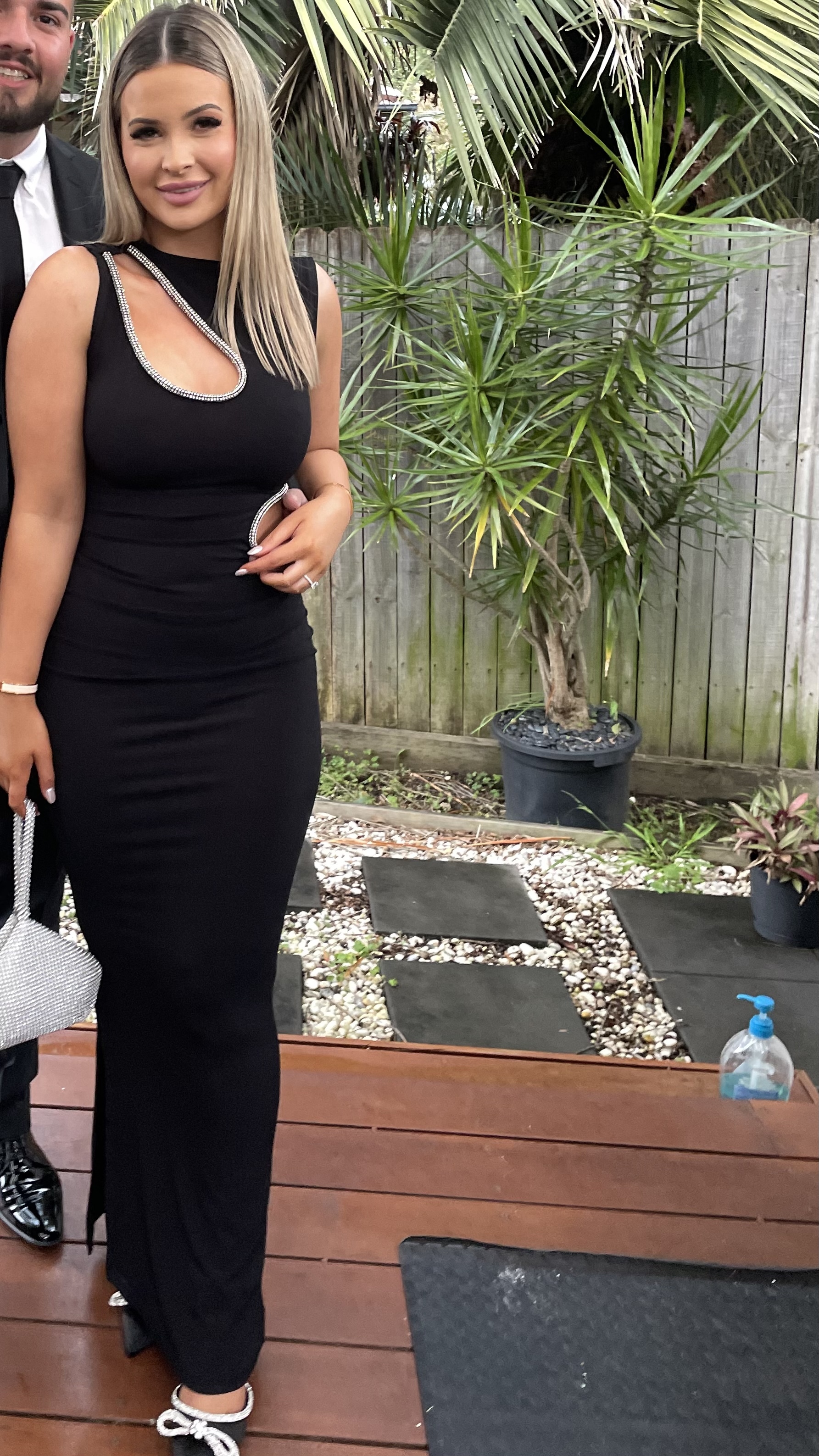 Ivona Skelo Black for loan