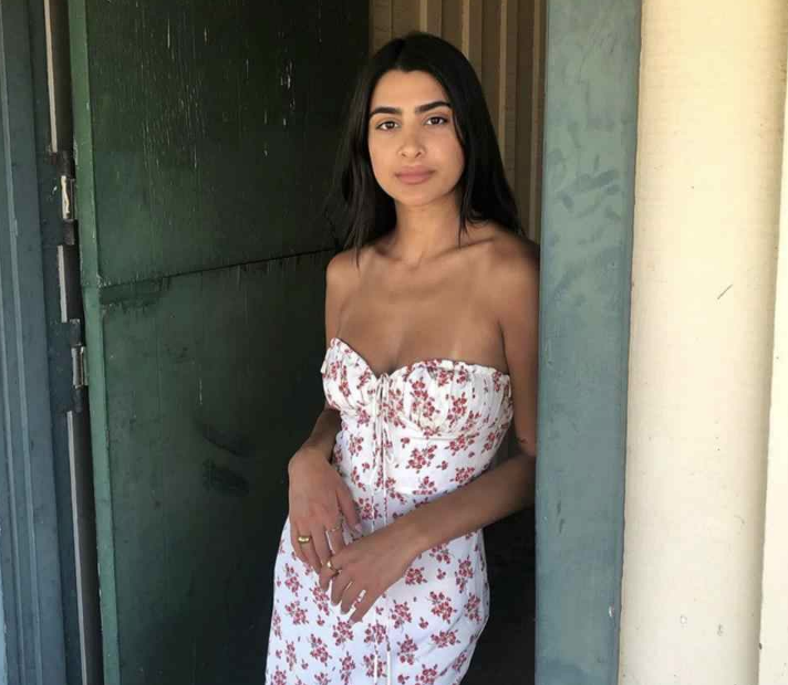 For rent a Realisation Par Iris Dress