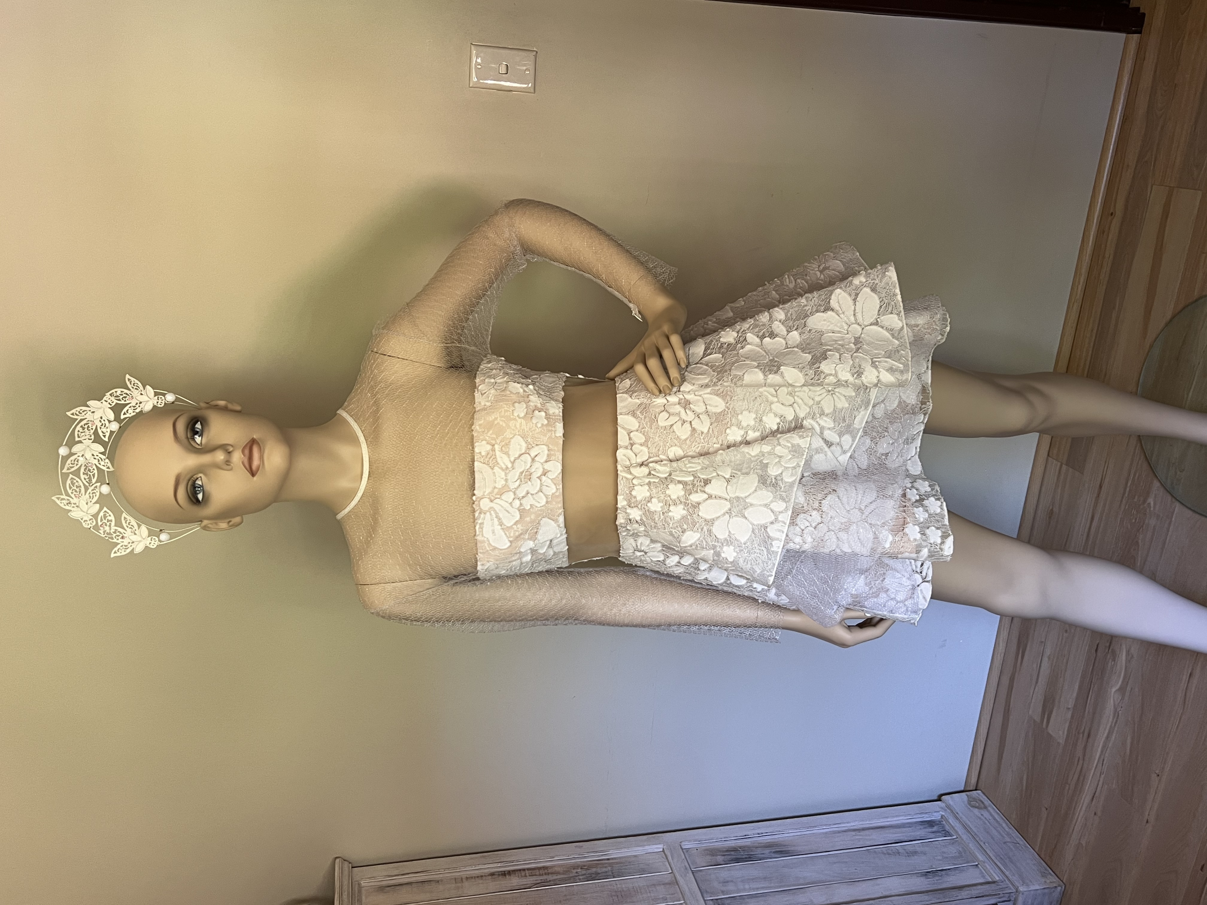 Alex Perry White for lend