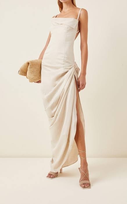 Jacquemus Beige to hire