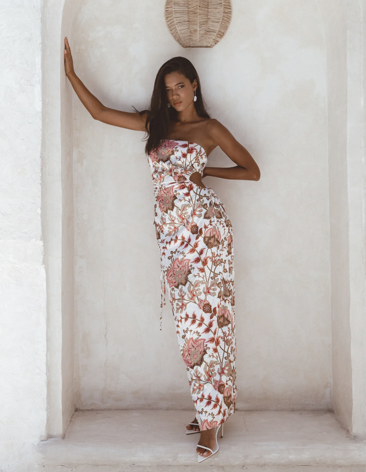 Sonya Moda White to lend