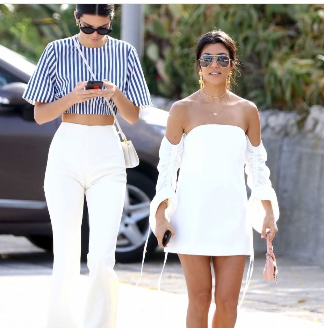 For rent a White C/Meo Collective