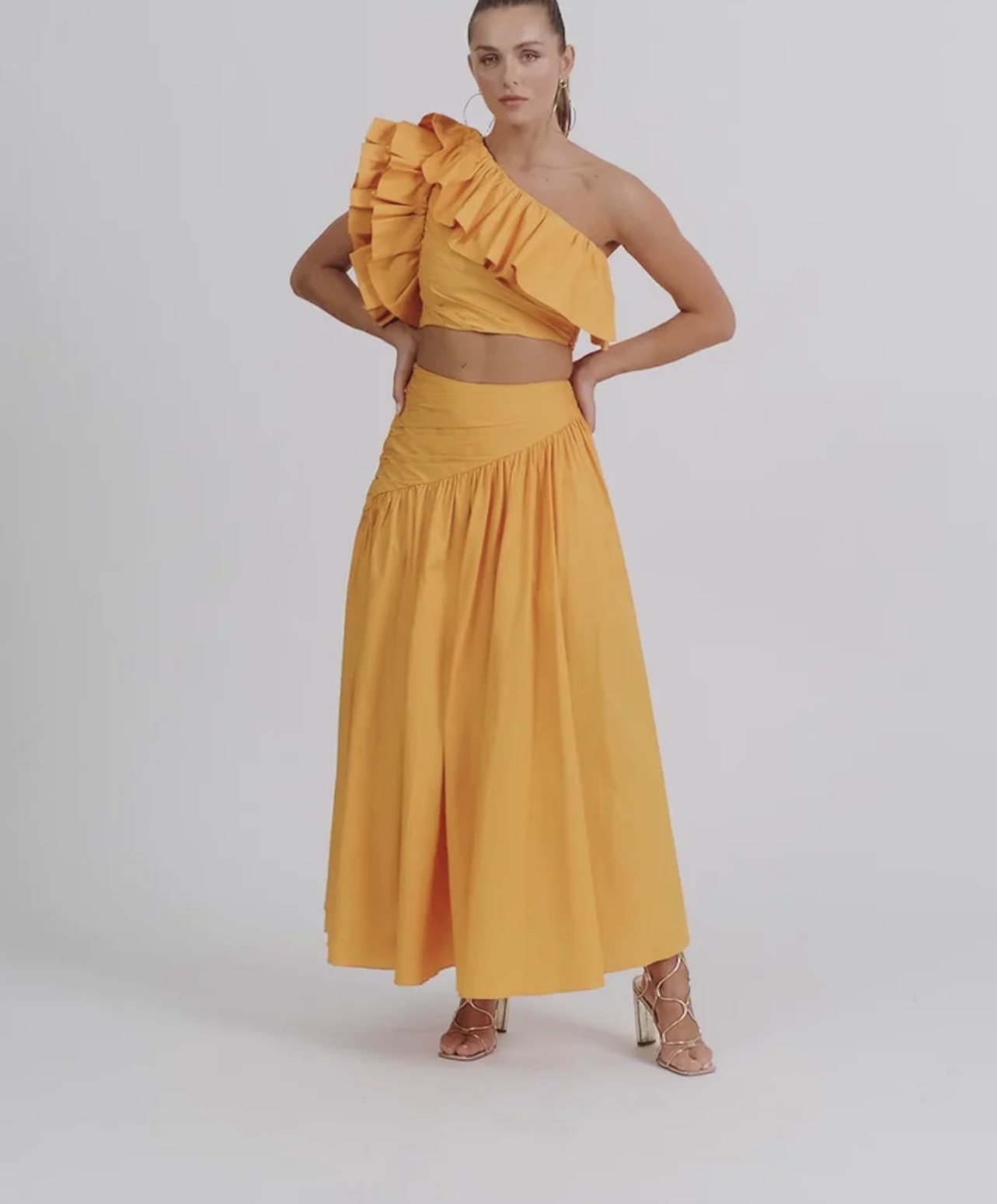 Designer rental Orange Sheike