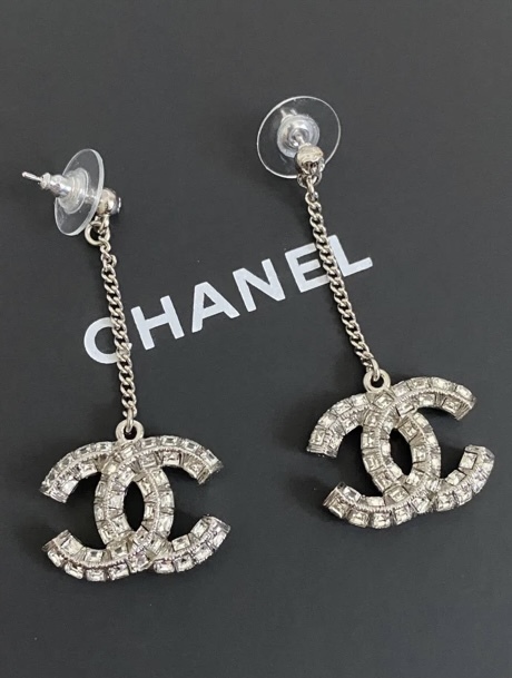 Affordable Chanel Chanel Diamanté Drop Earrings Silver