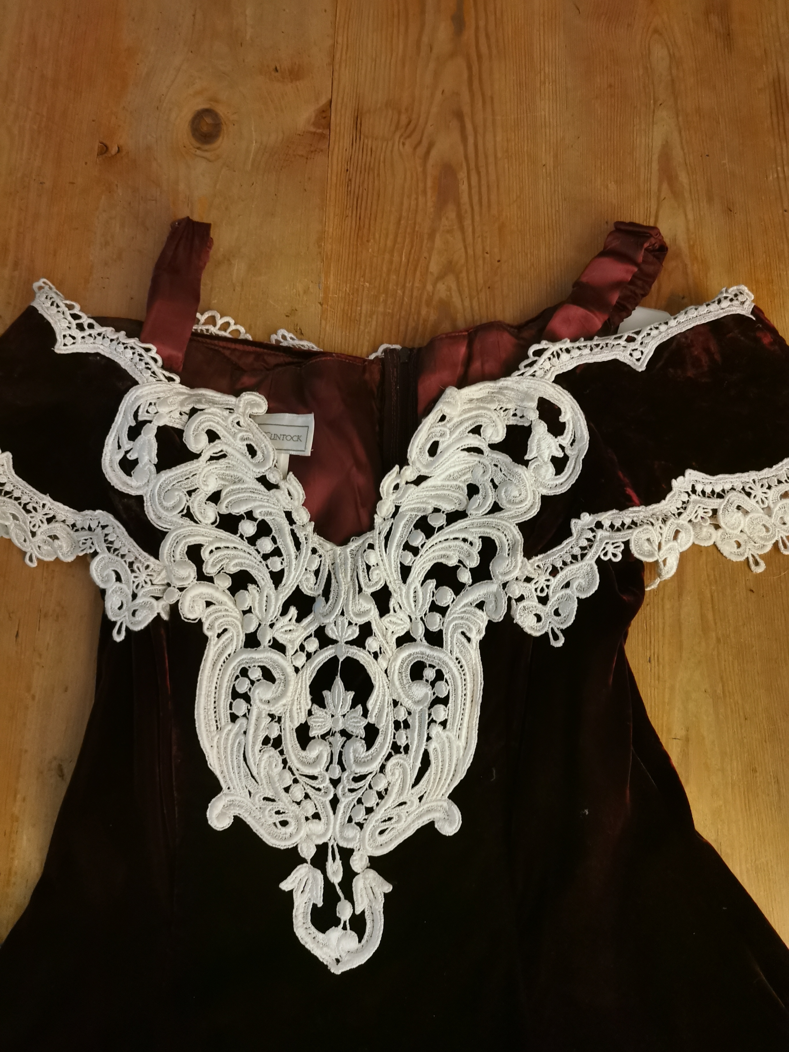 Scott Mcclintock Red rental