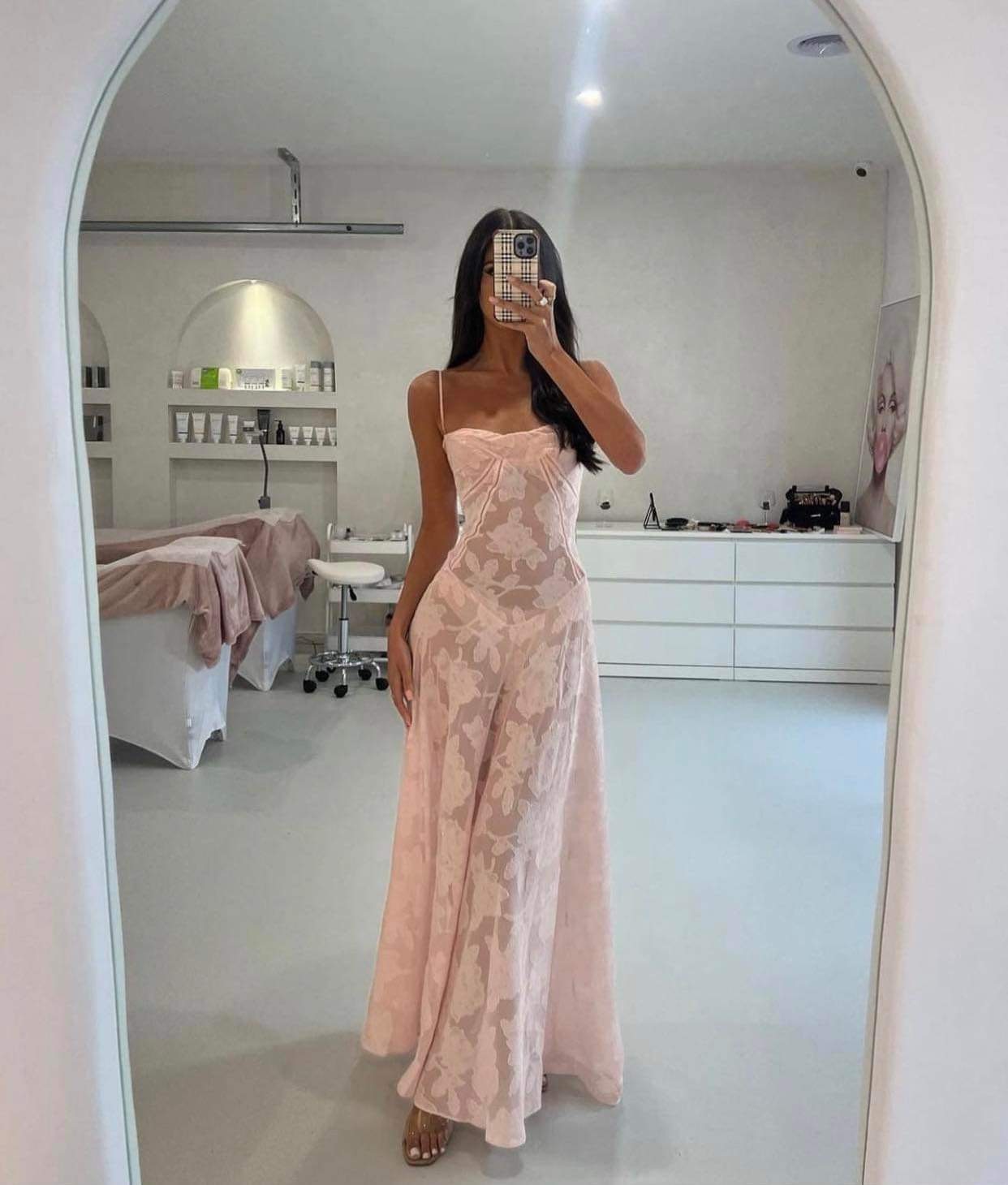 House Of Cb Pink for rent