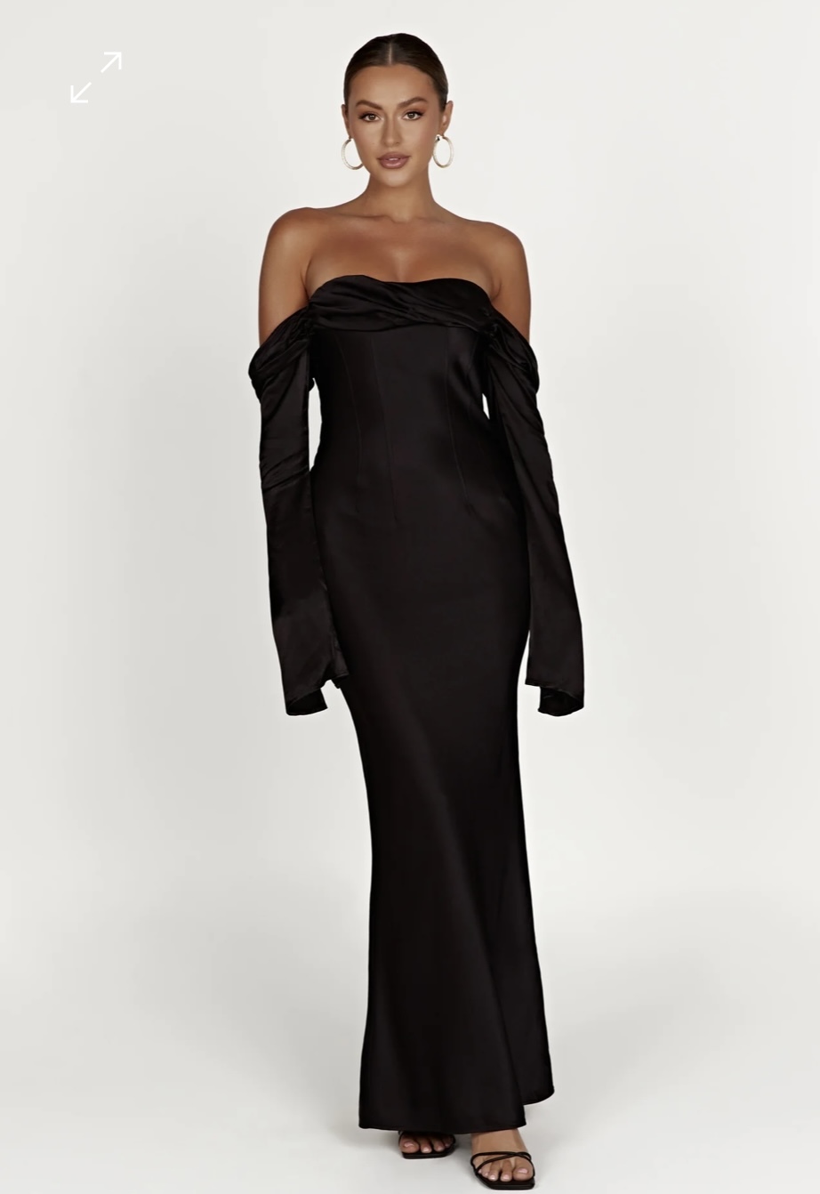 Designer rental Black Meshki