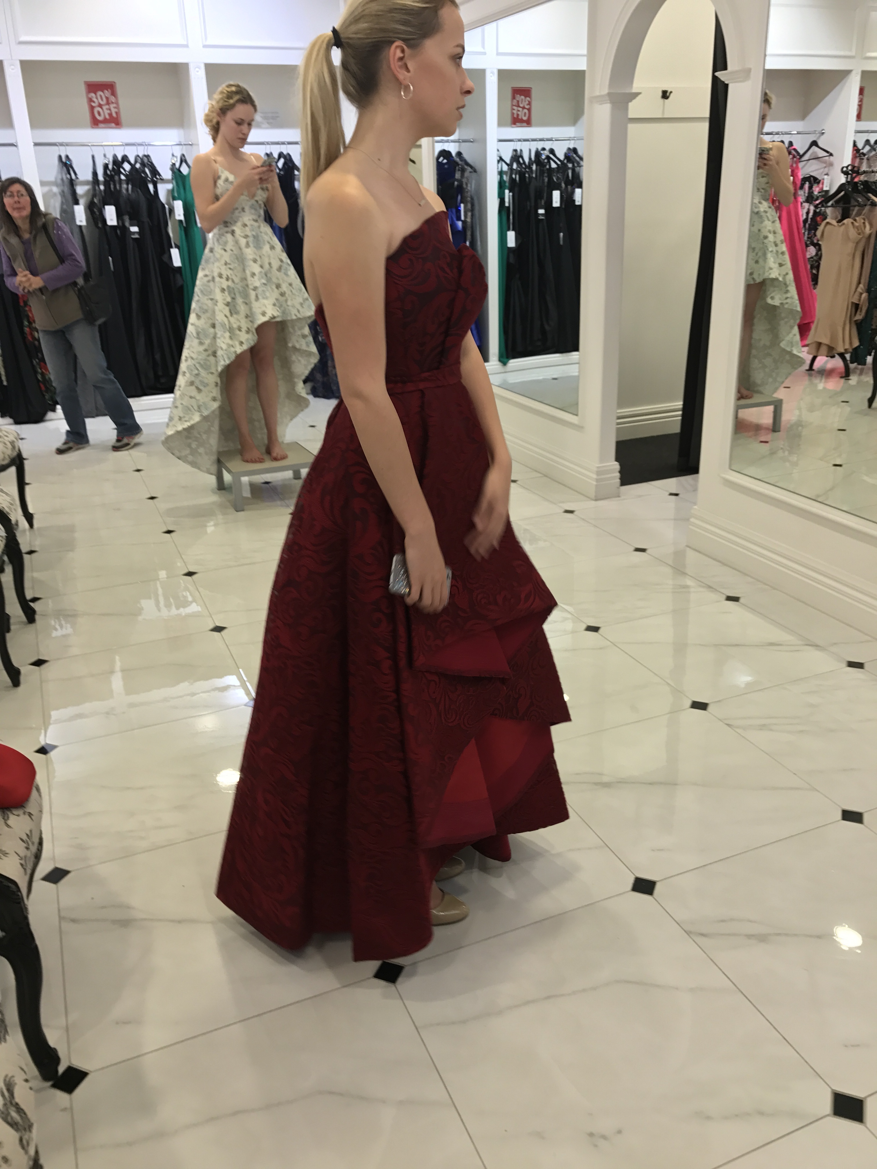 Formal rental Red Jadore