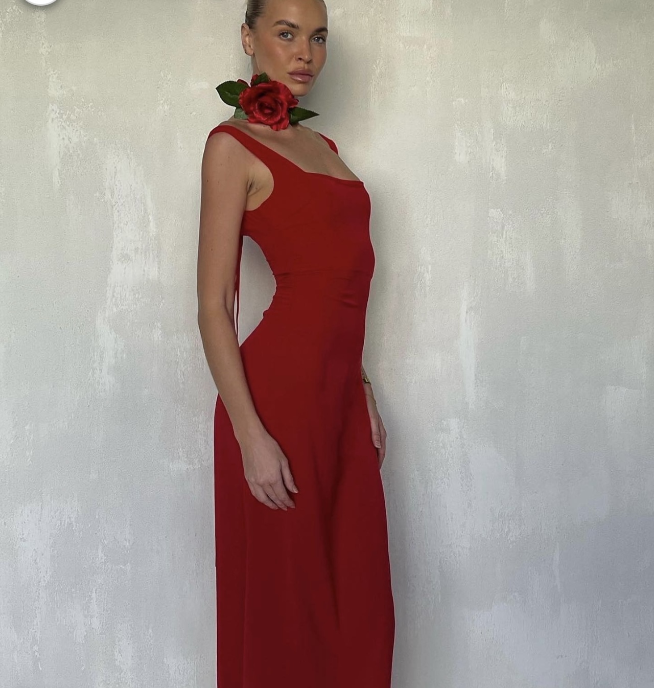 Isabelle Quinn Red for rent