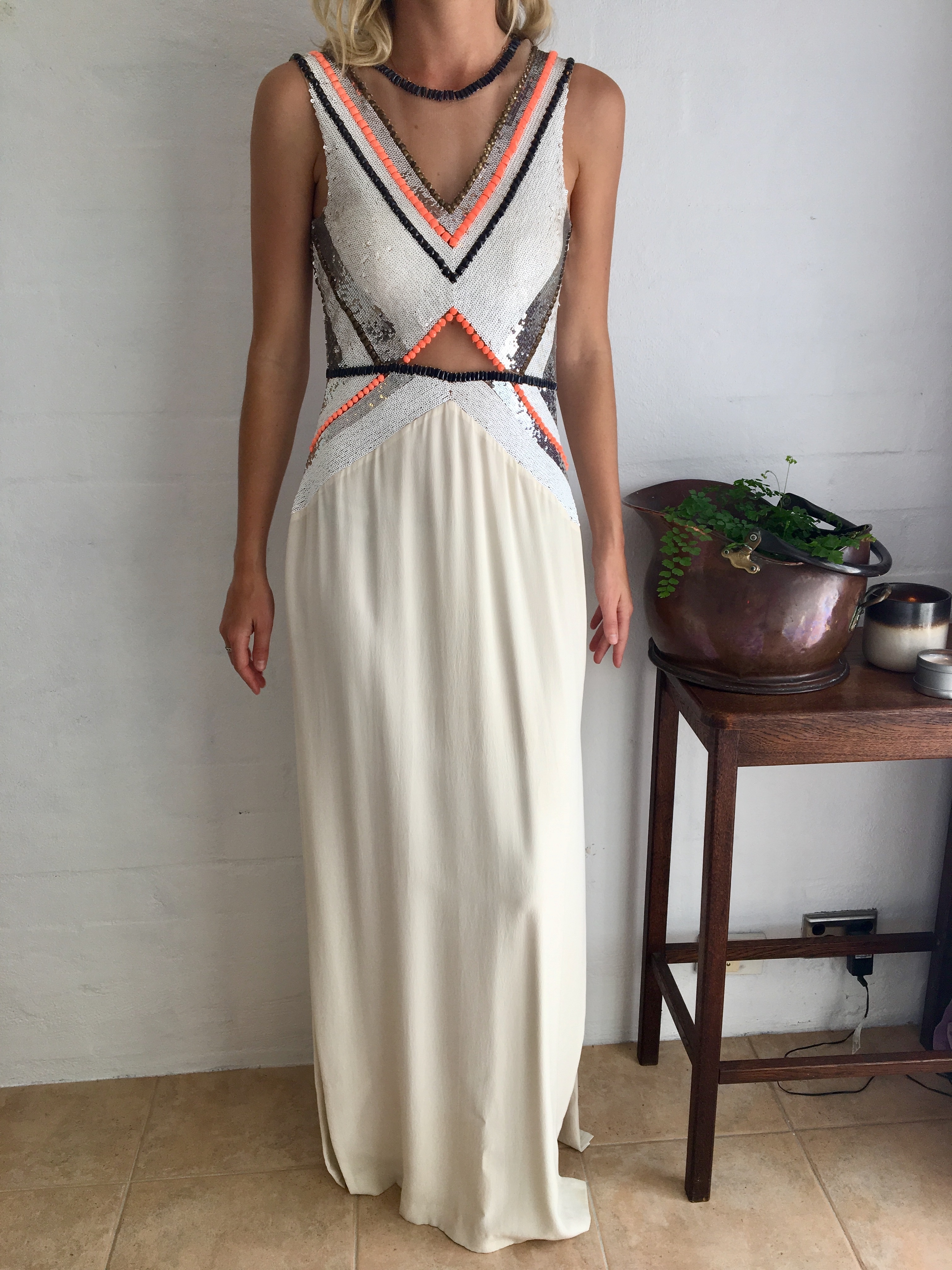 Borrow a White Sass & Bide