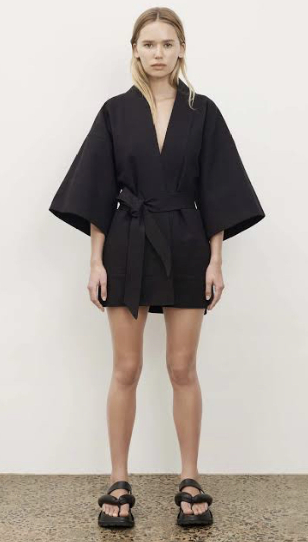 Wardrobe Nyc Black for lend