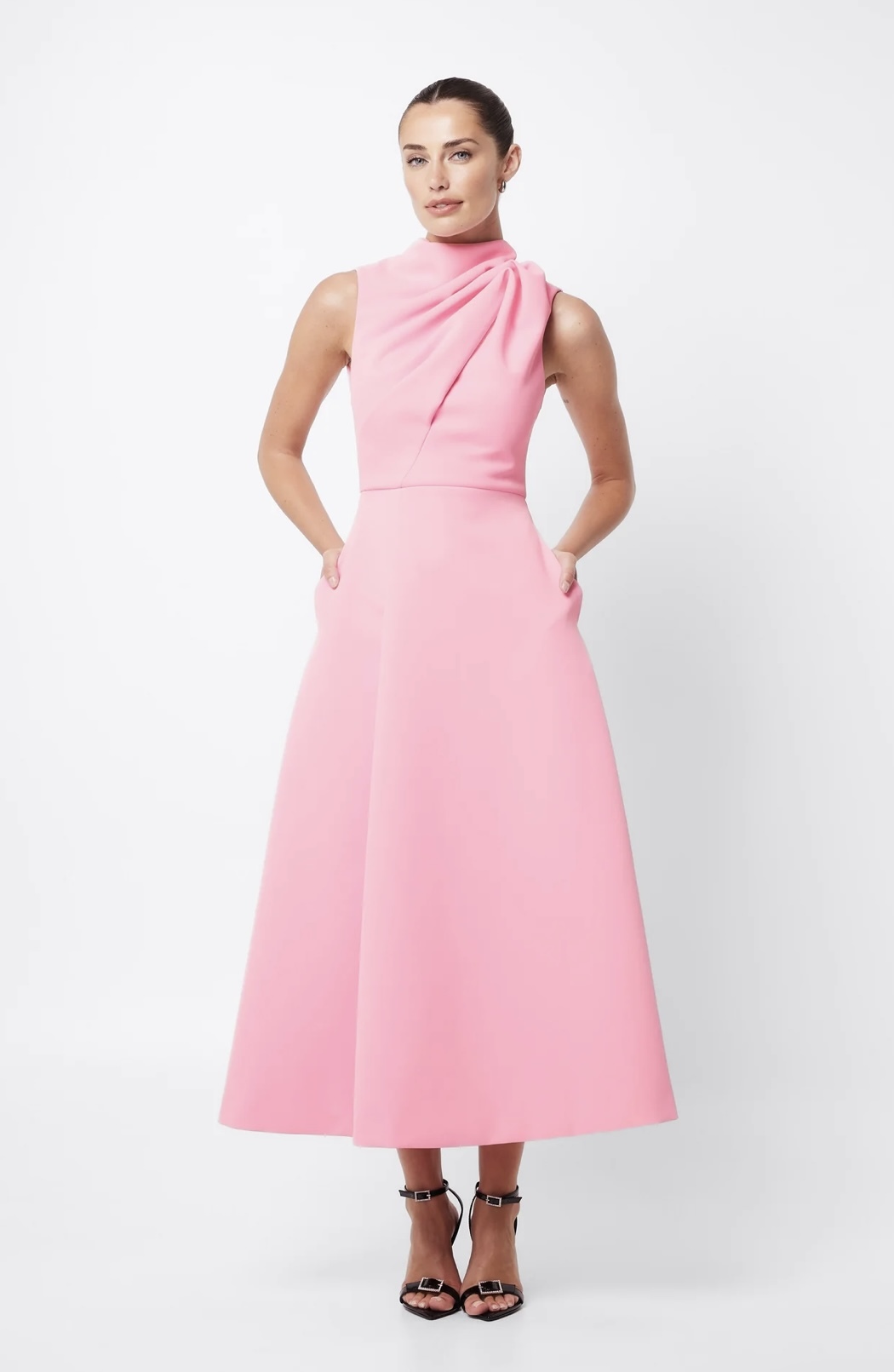 Mossman Pink to lend