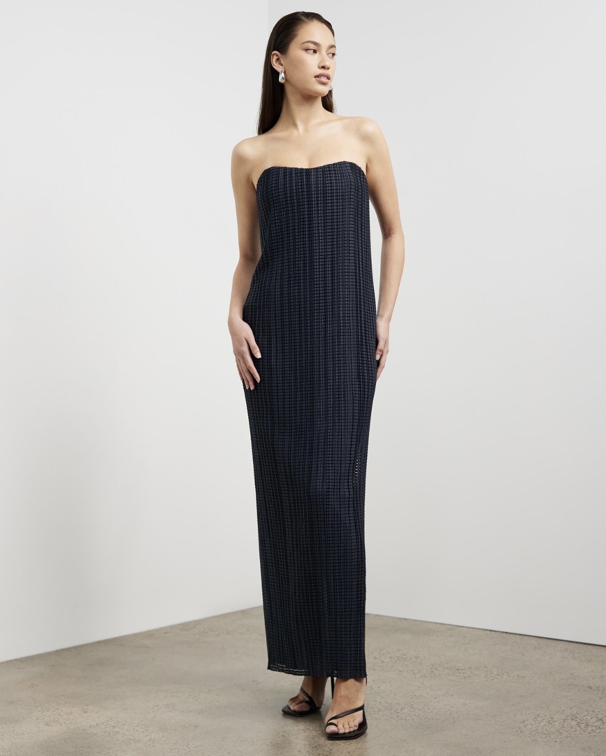 Loan a Navy Camilla And Marc