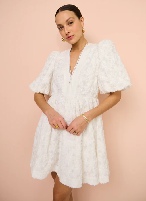 Alemais White to rent