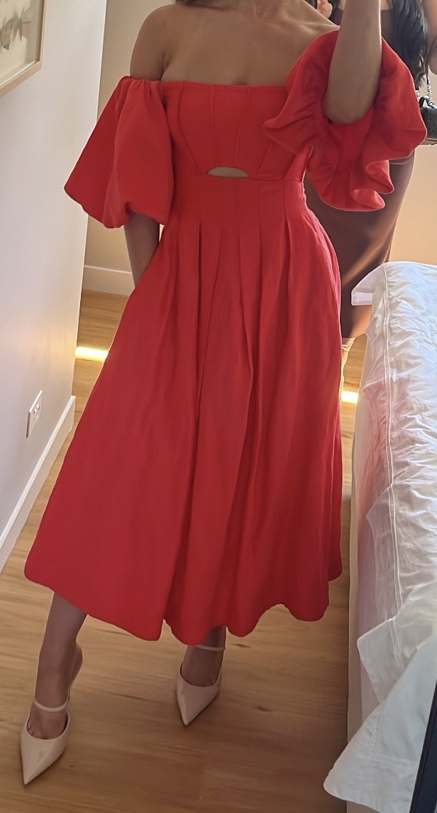 Formal rental Red Aje