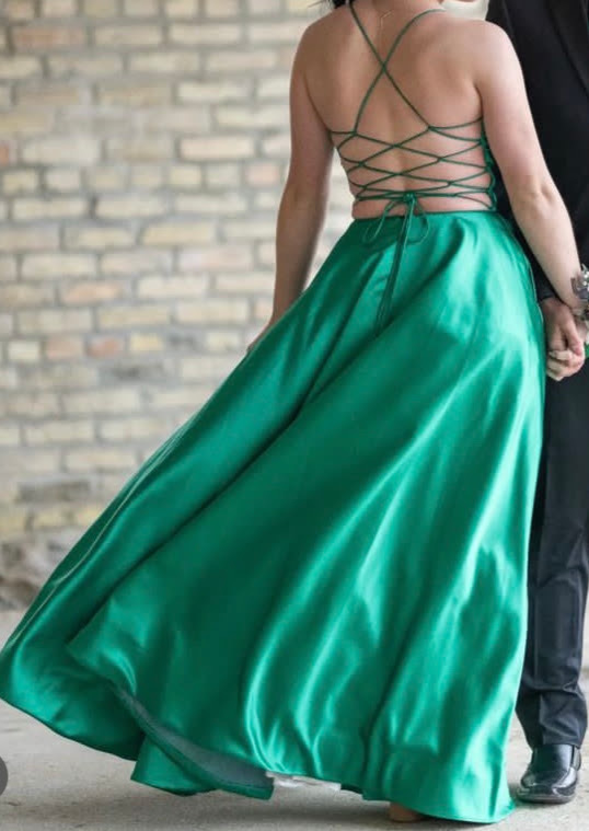 Sherri Hill Green to rent