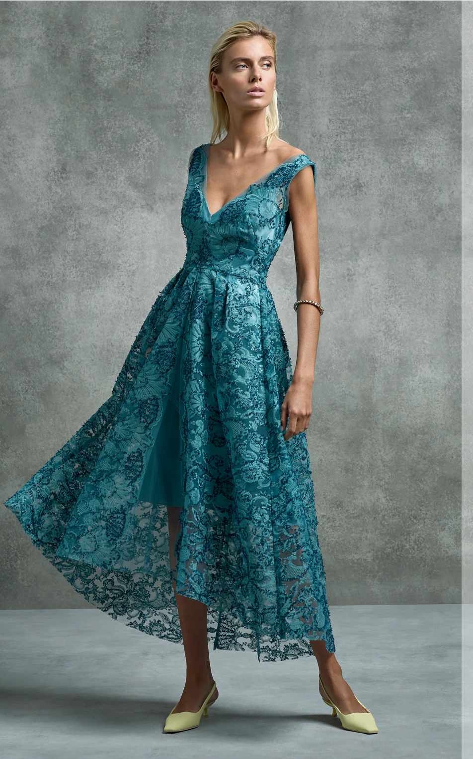 For rent a Moss And Spy Stephanie Dress Turquoise Style 035045 Size 14
