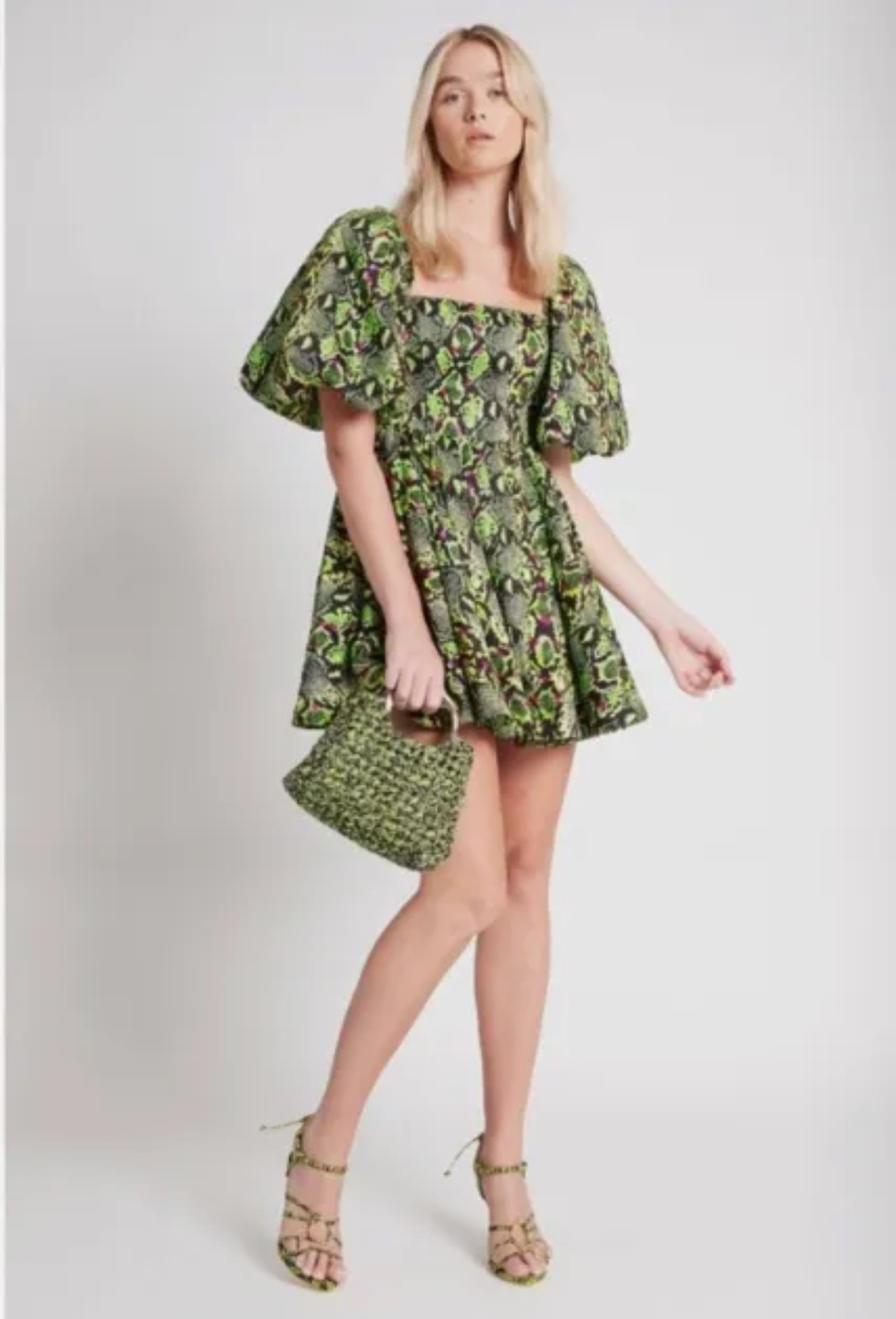 Designer rental Green Aje