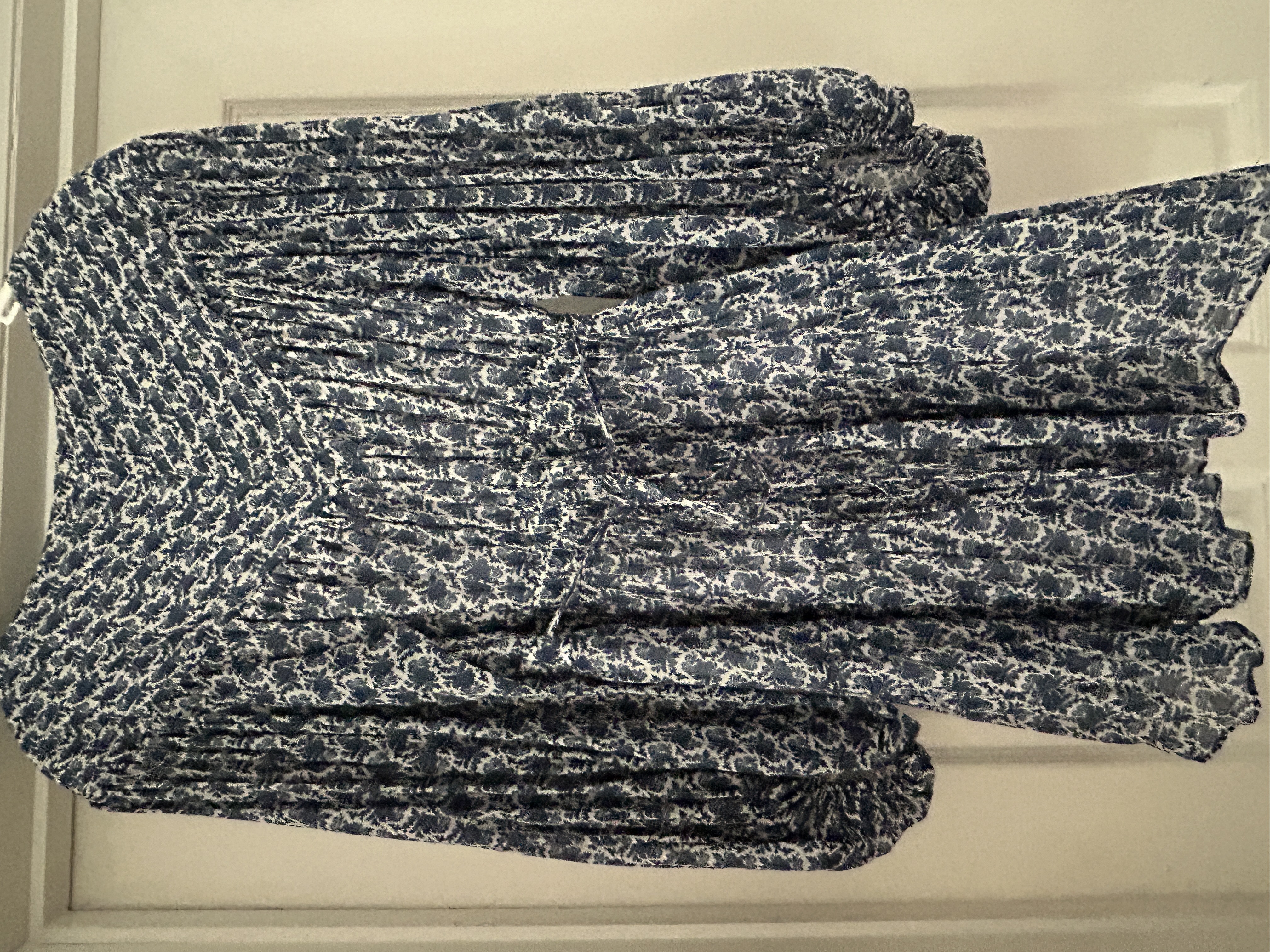 For rent a Blue Shona Joy