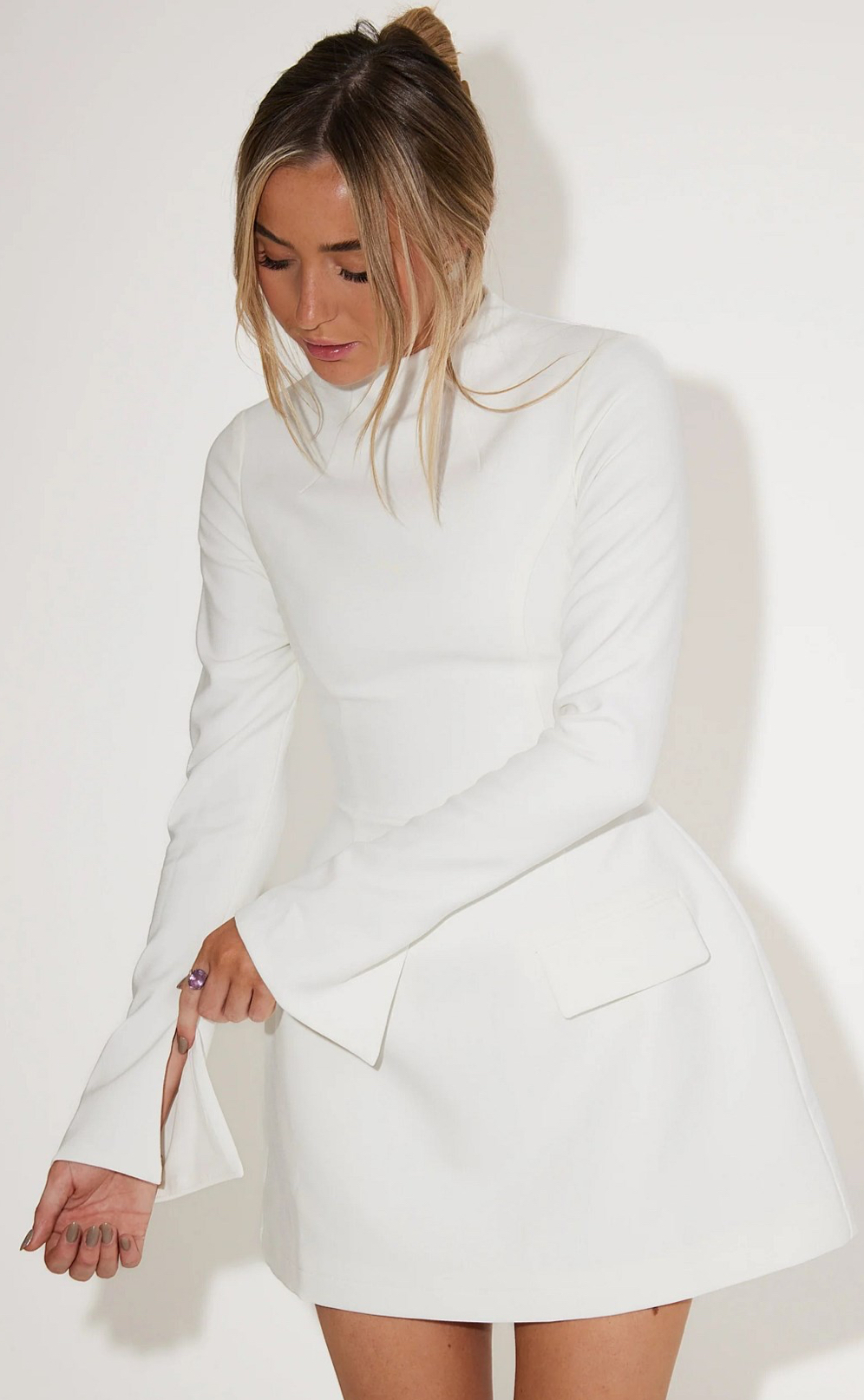 Rent a White Odd Muse