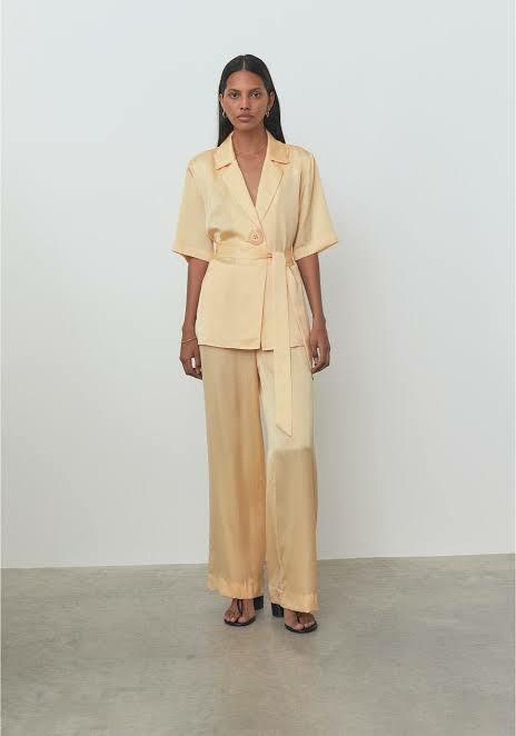 Victoria And Woods Yellow to lend